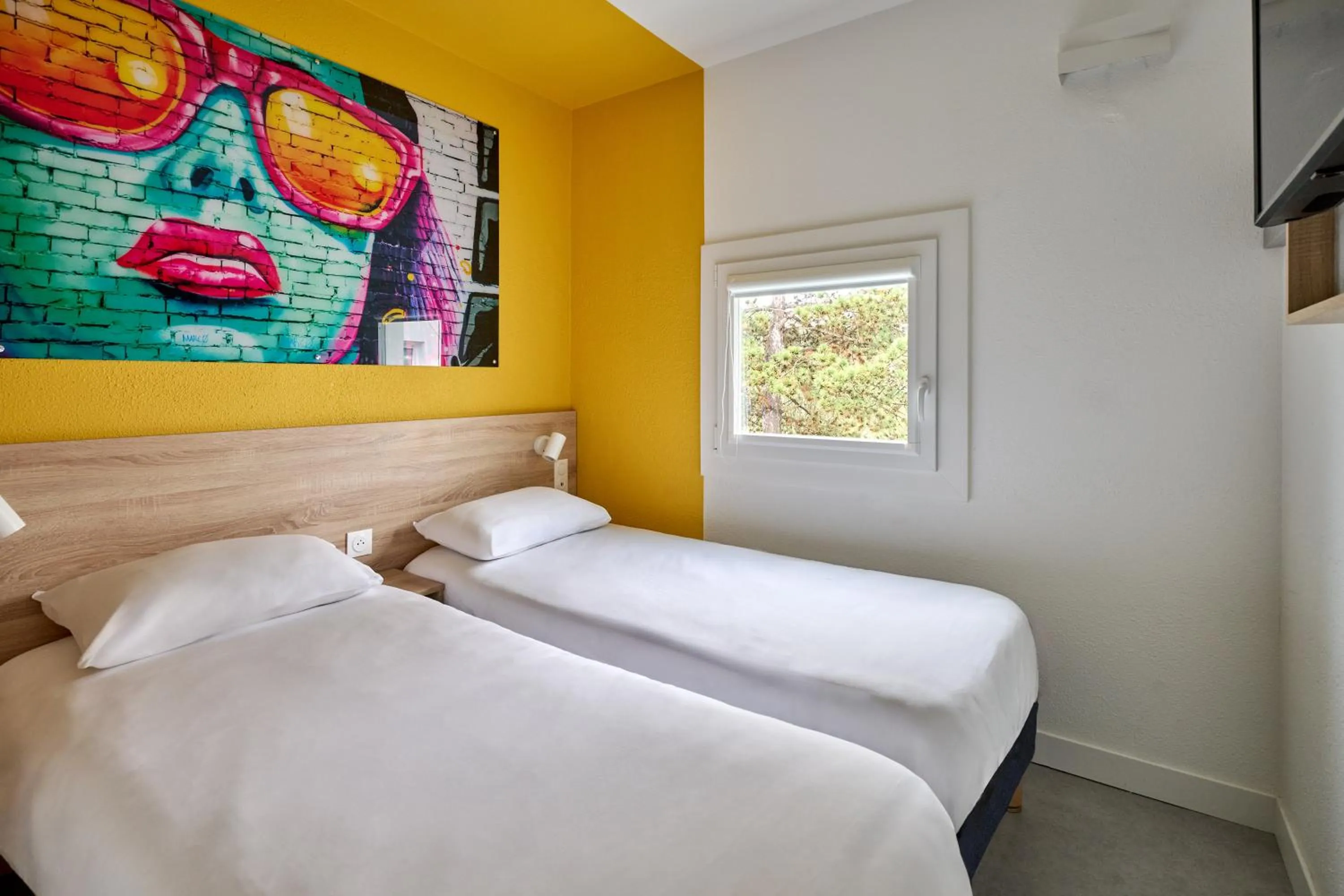 Bedroom, Bed in Kyriad ECO - Narbonne Sud