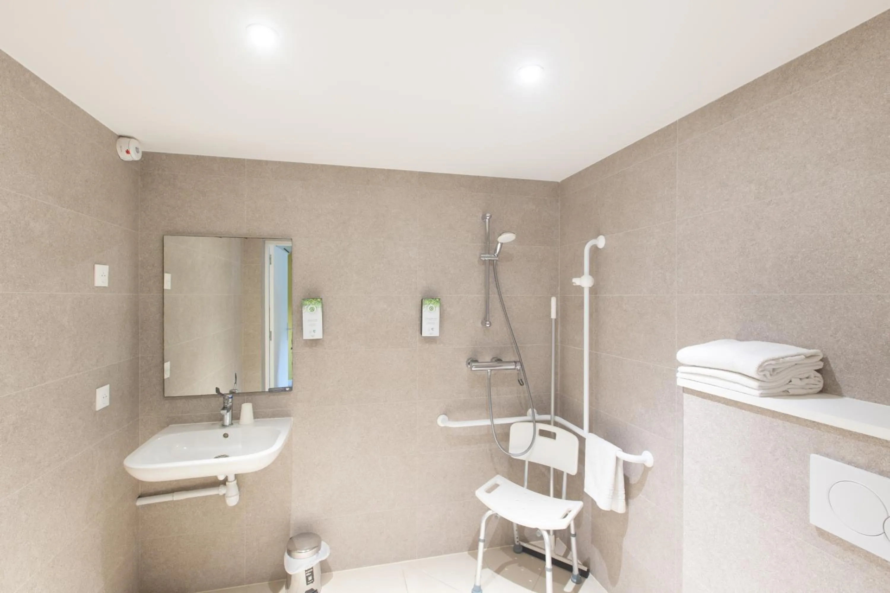 Shower in Kyriad ECO - Narbonne Sud