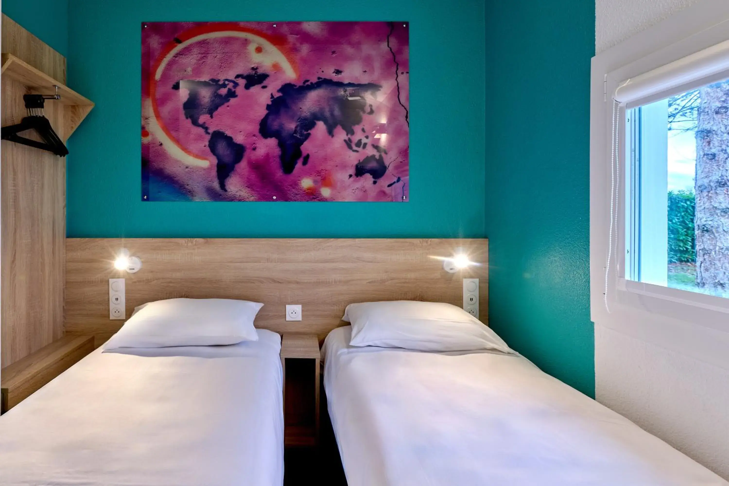 Twin Room, 2 Simple Beds , Free Wifi, Air-Co, Shower in Kyriad Direct Narbonne Sud Twin Room, 2 Simple Beds , Free Wifi, Air-Co, Shower in Kyriad Direct Narbonne Sud