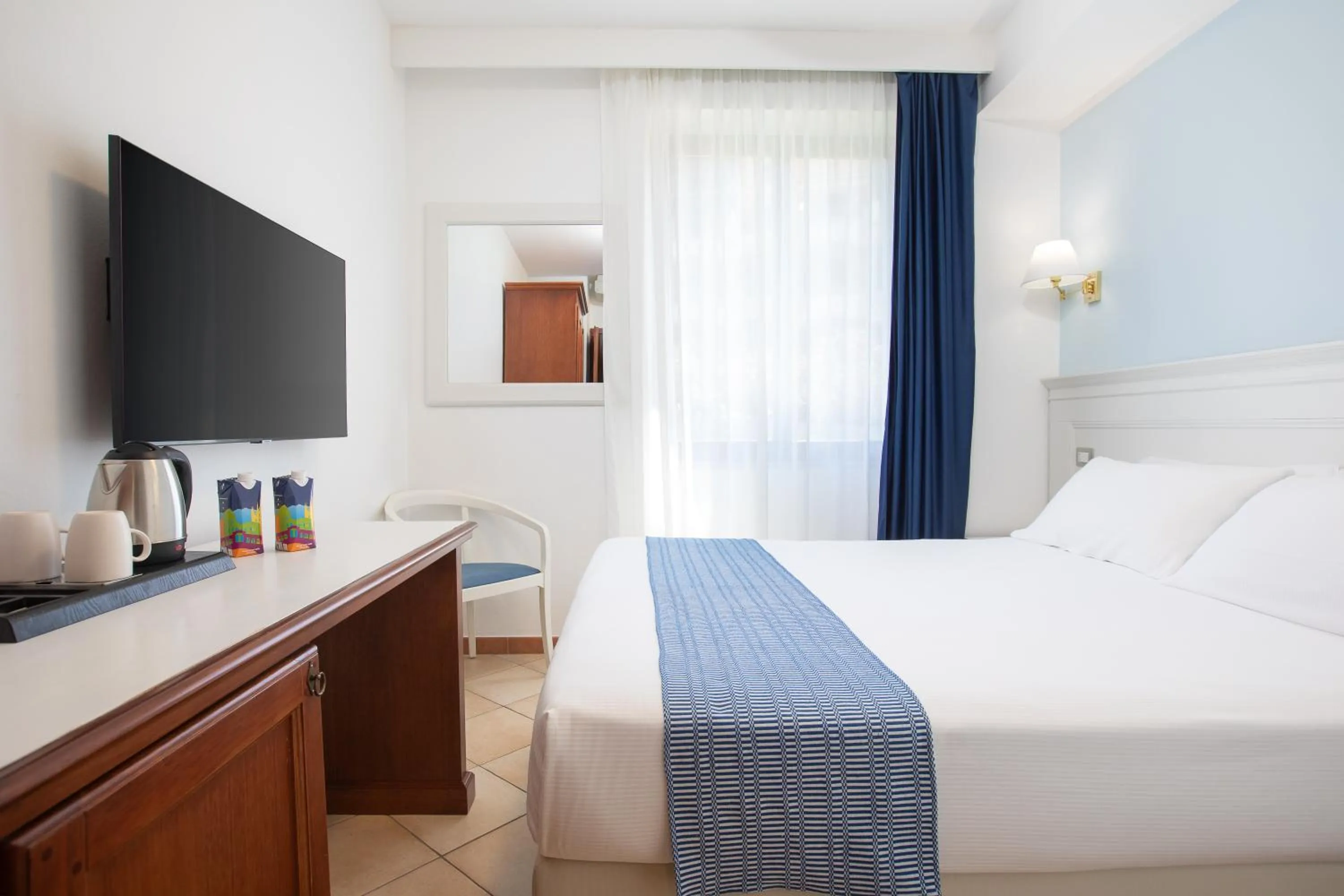 Bed in Best Western Hotel Blumarea