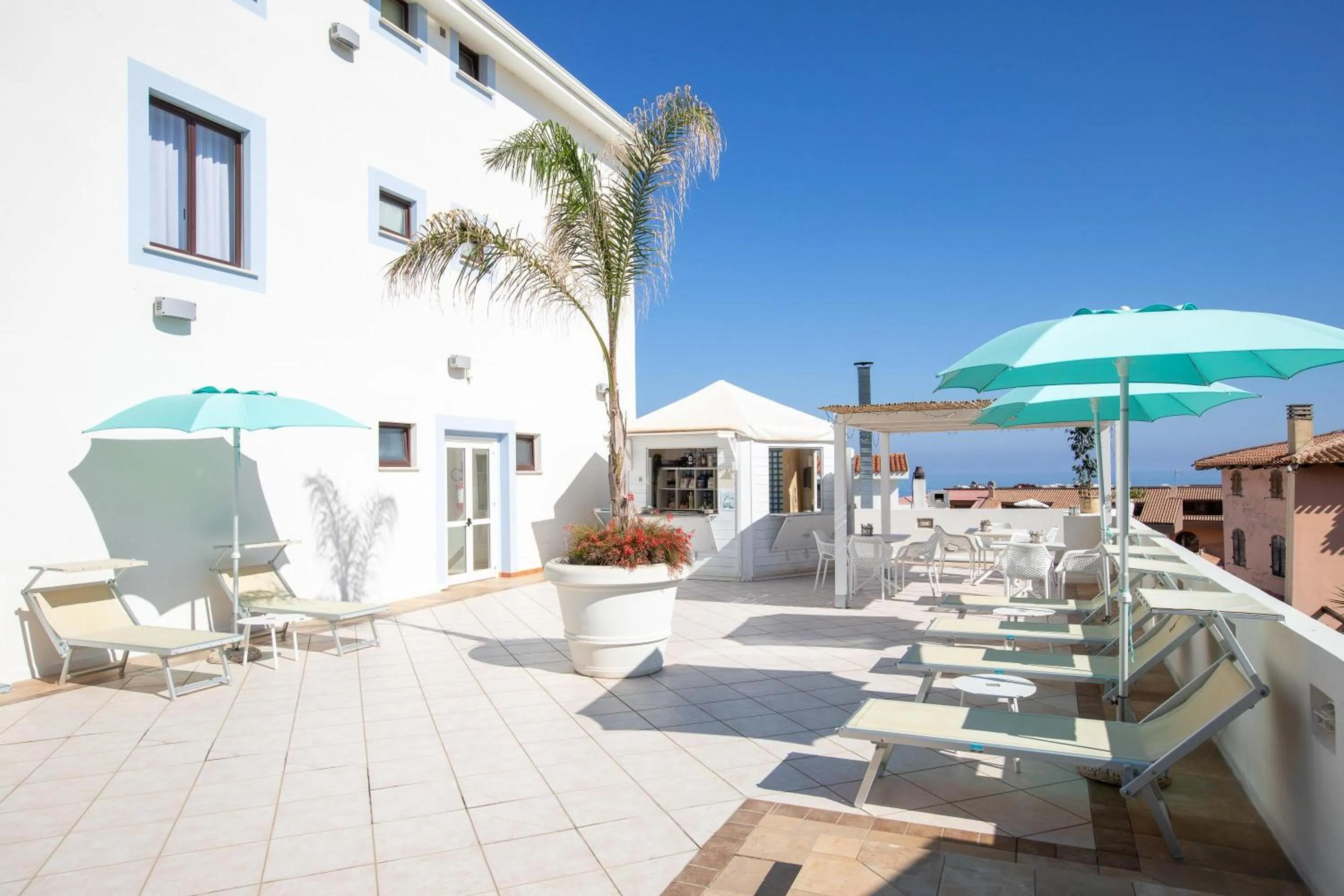 Pool view in Best Western Hotel Blumarea