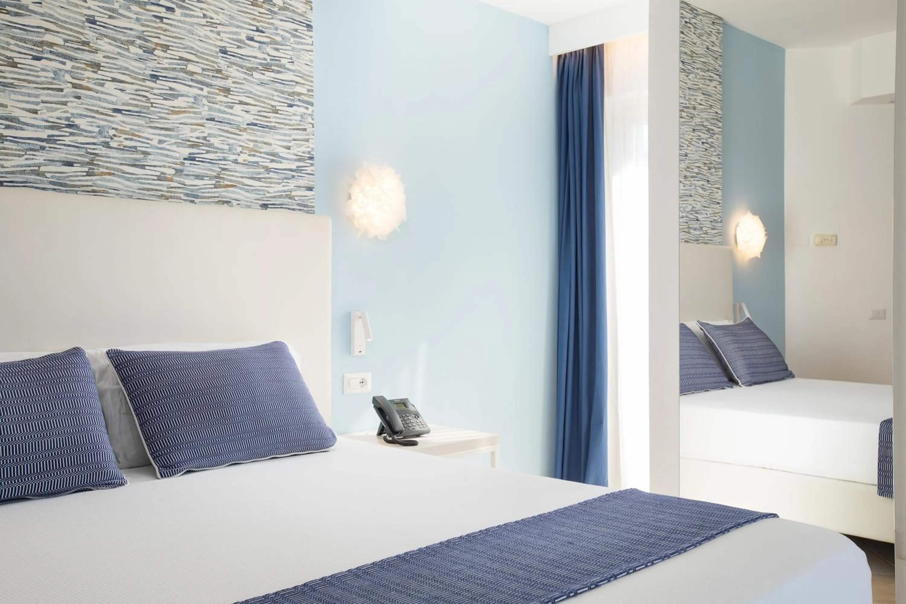 Bed in Best Western Hotel Blumarea