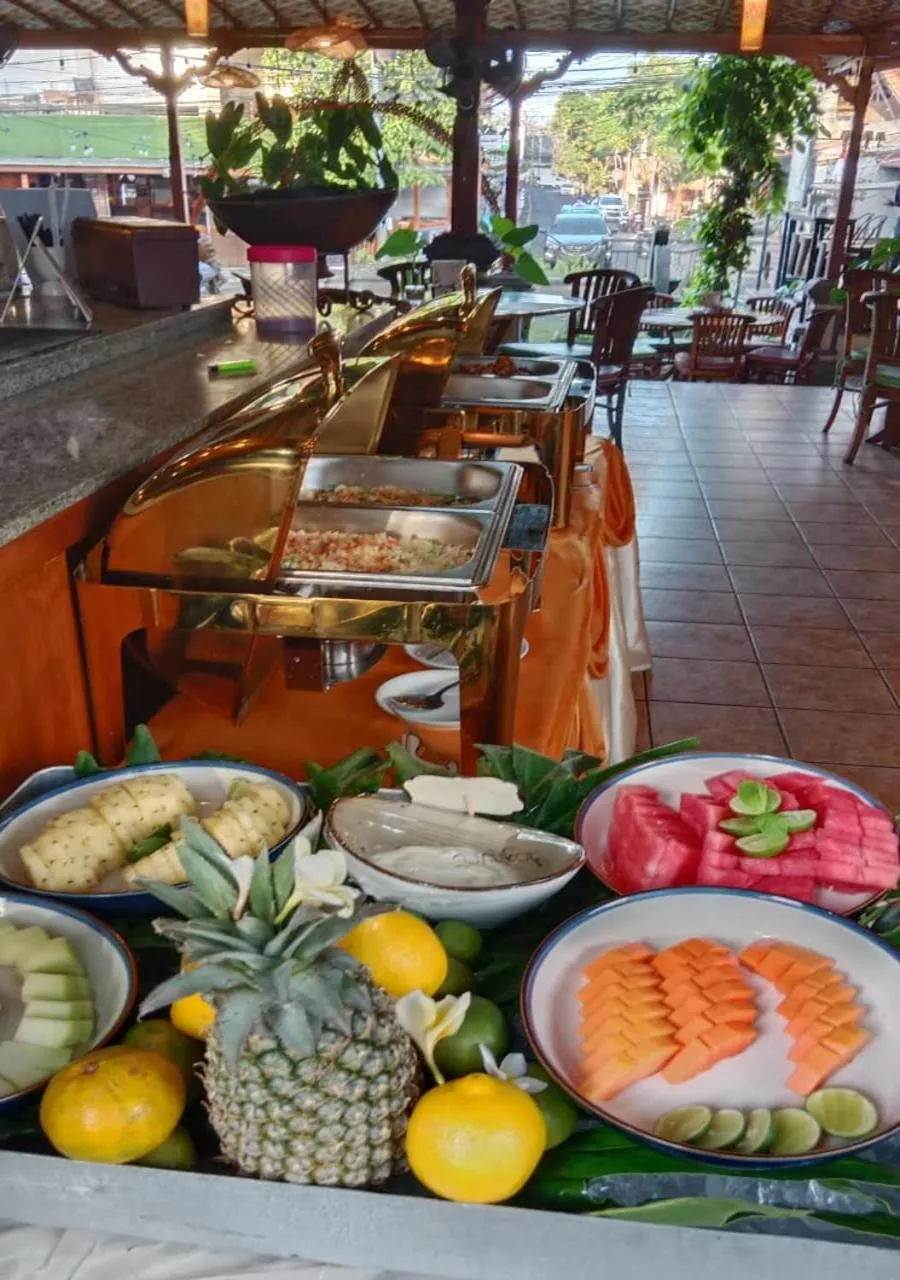 Restaurant/places to eat in Kusnadi Hotel