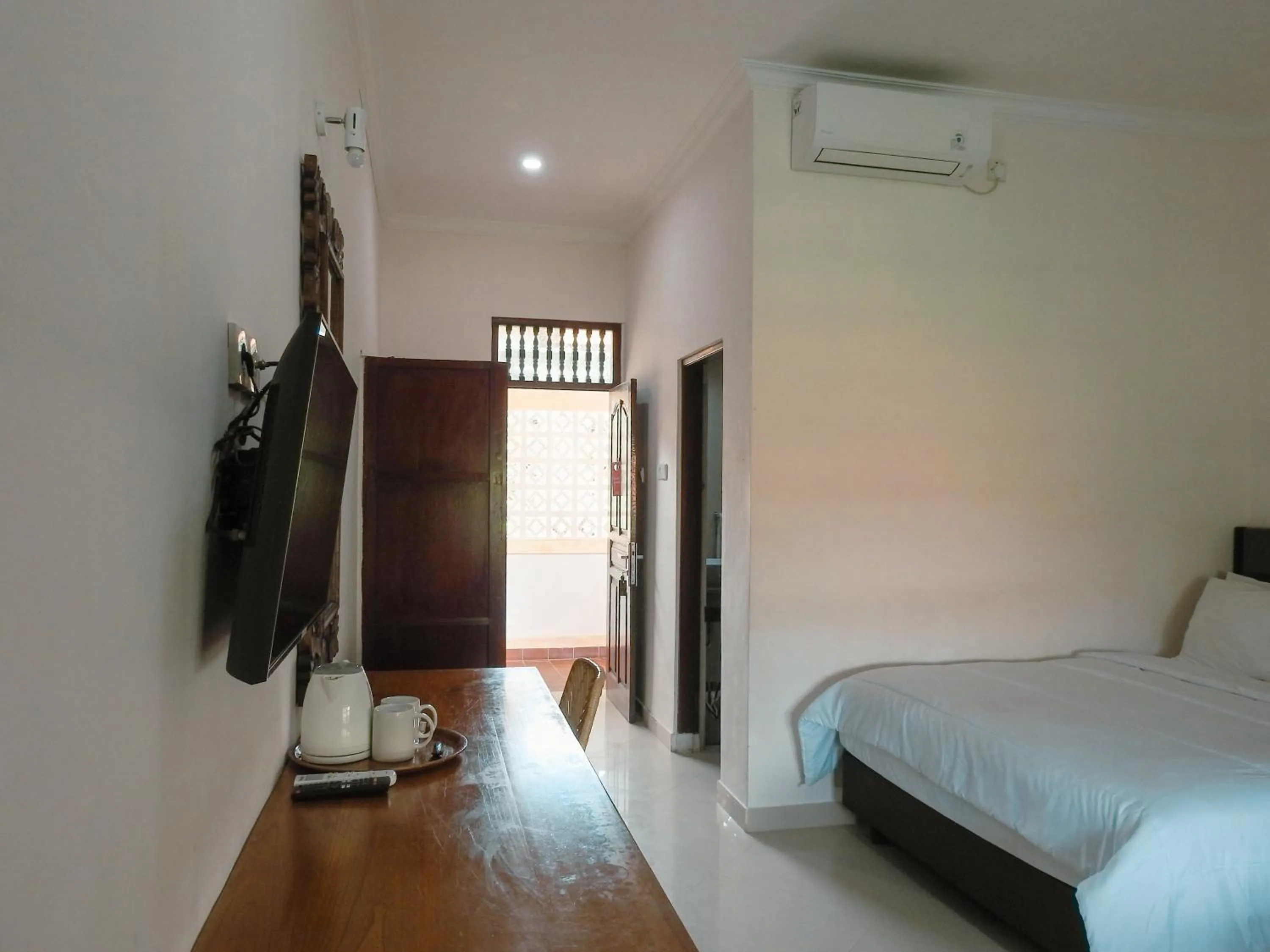 Bedroom, Bed in Fat Yogi Cottages