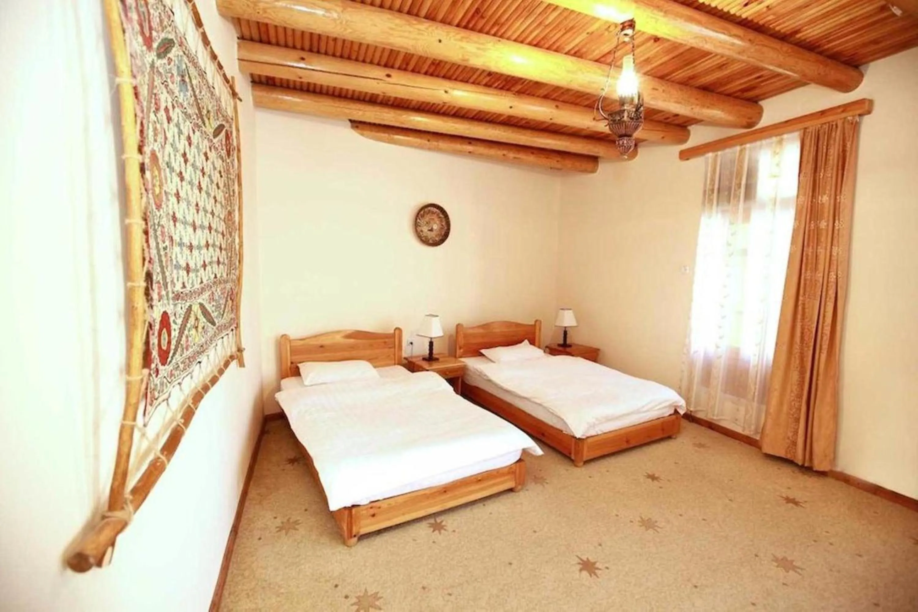 Bedroom in Lyabi House Hotel