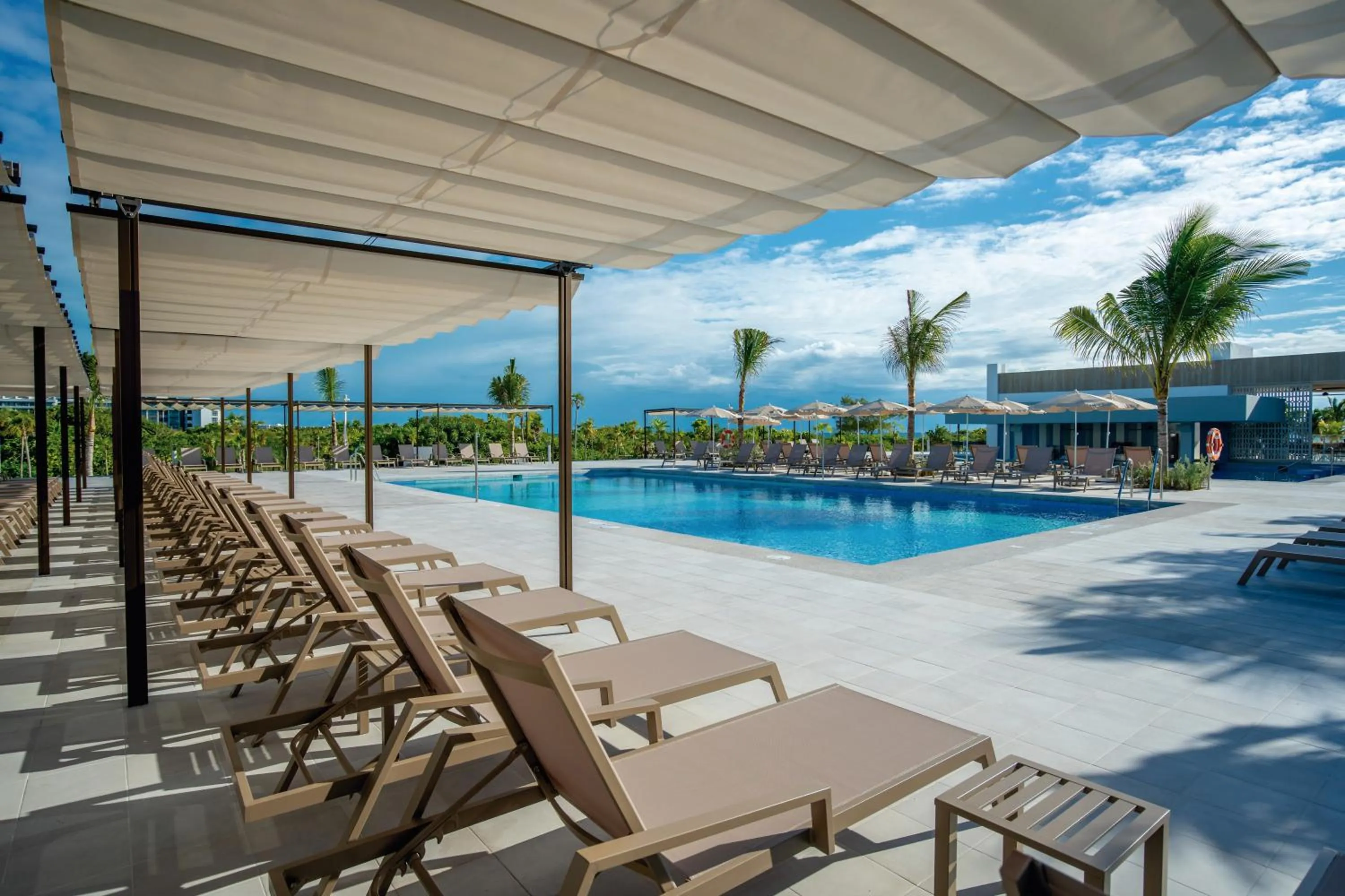 Swimming pool in Riu Latino - Adults Only - All Inclusive