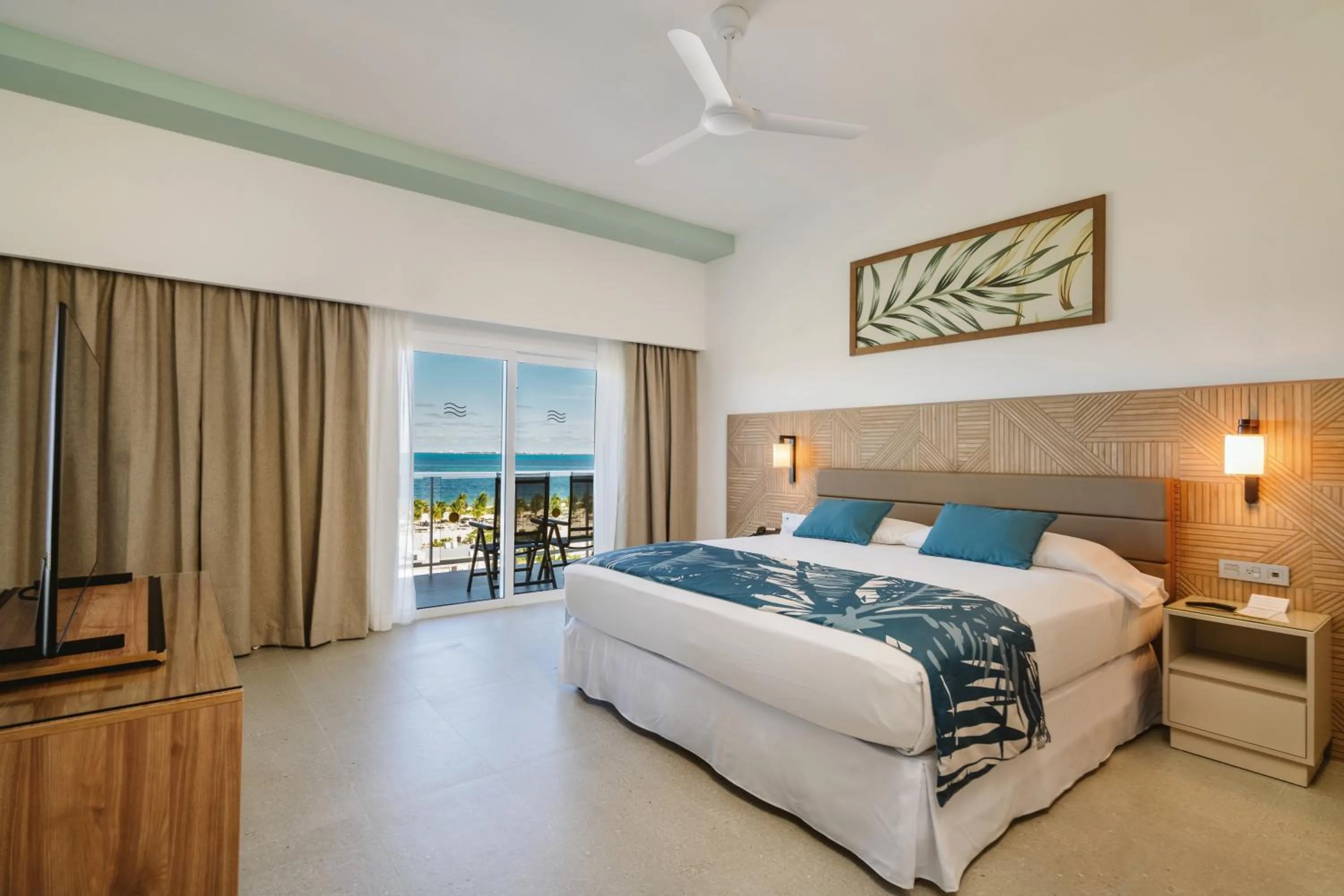 Bed in Riu Latino - Adults Only - All Inclusive