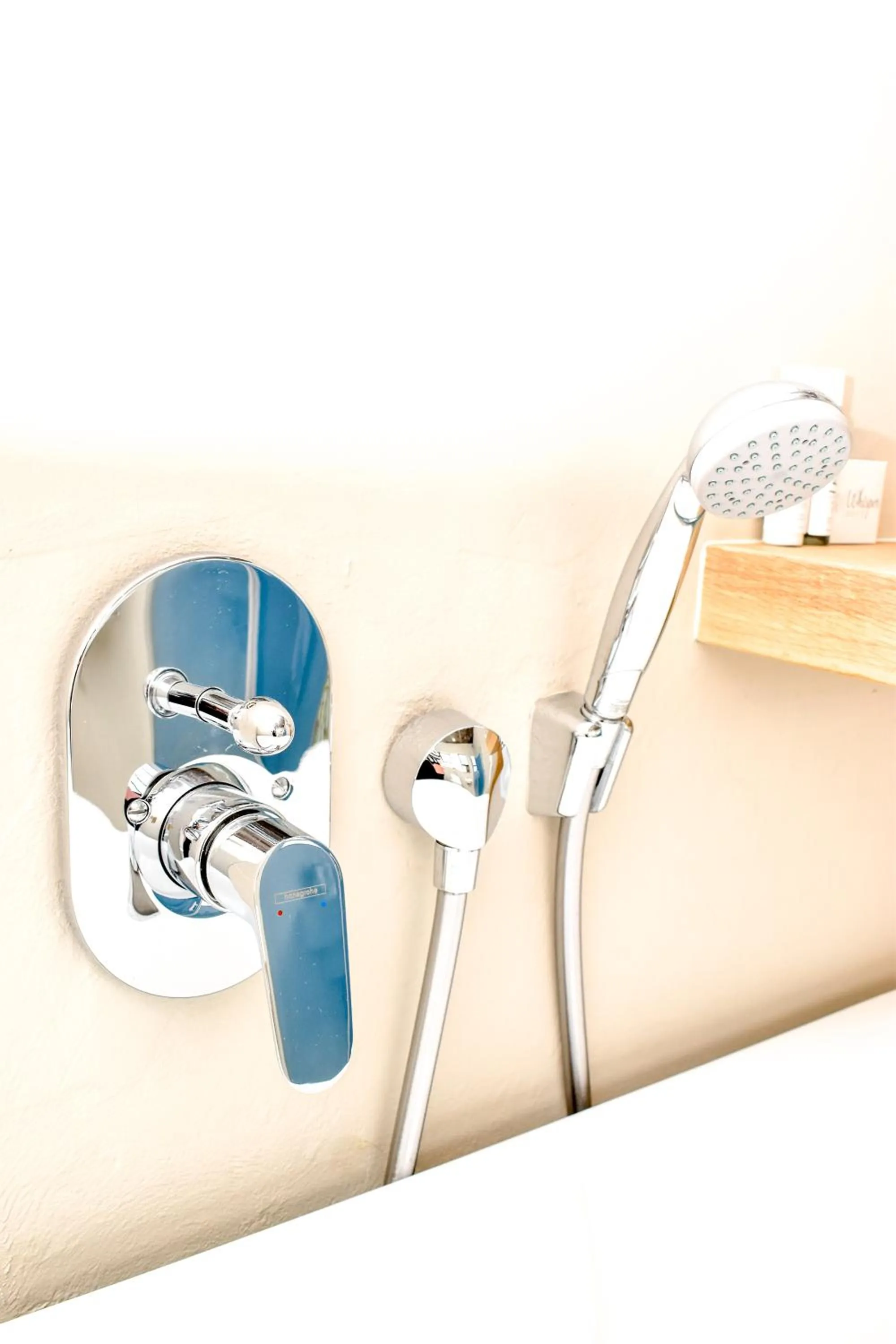 Bath in Amabwe Guesthouse