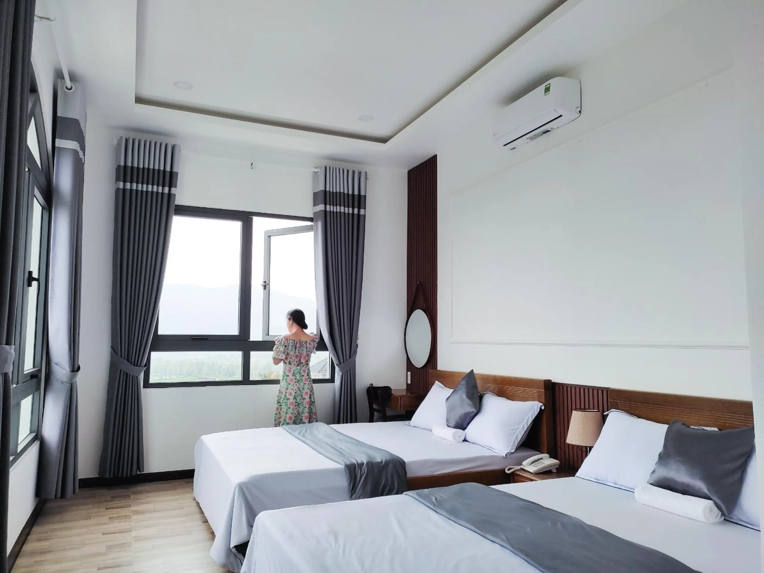 Photo of the whole room, Bed in Hotel Hoa Nắng