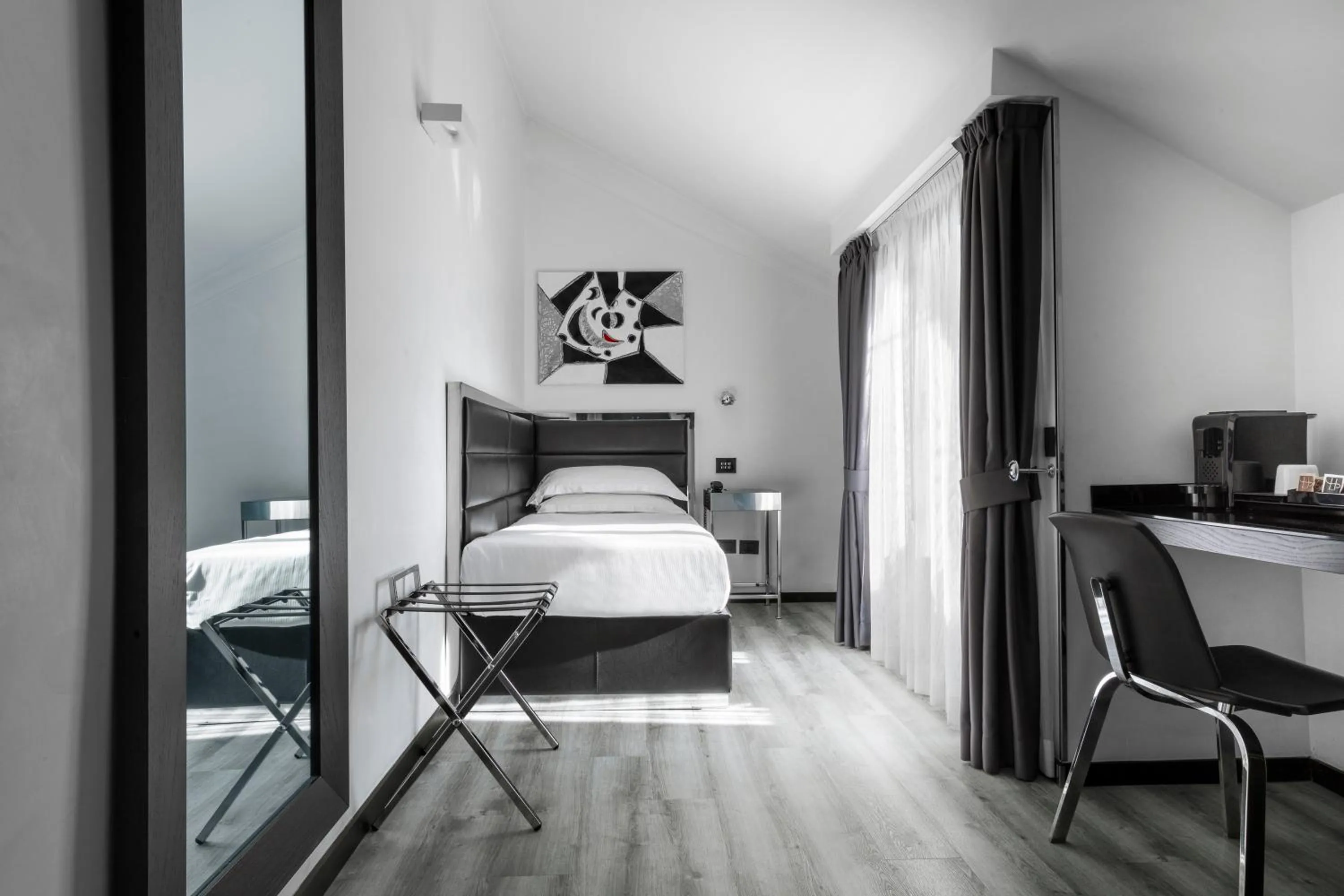 Bedroom, Bed in LHP Hotel Napoleon