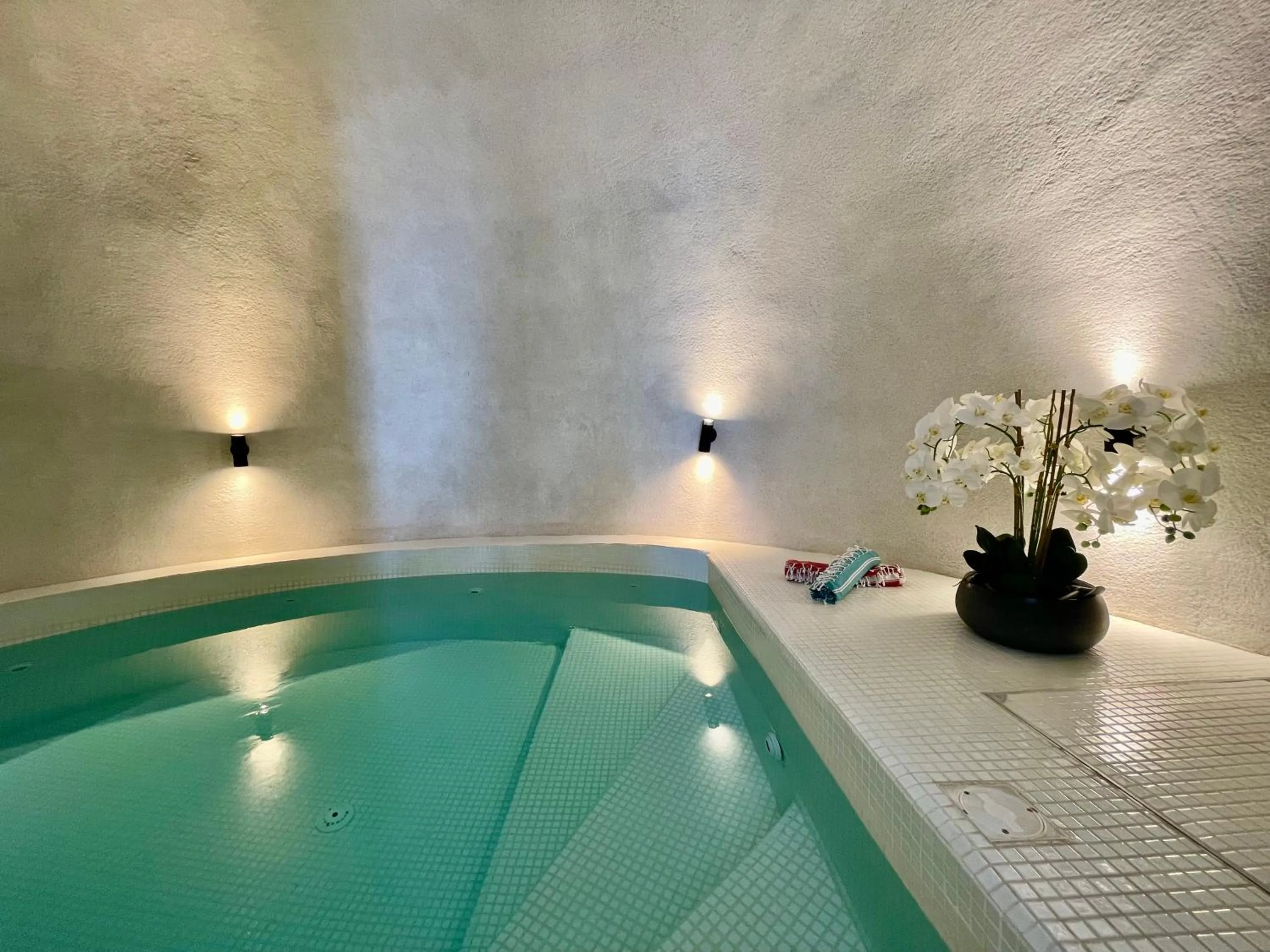 Swimming pool in Imera Vista Suites