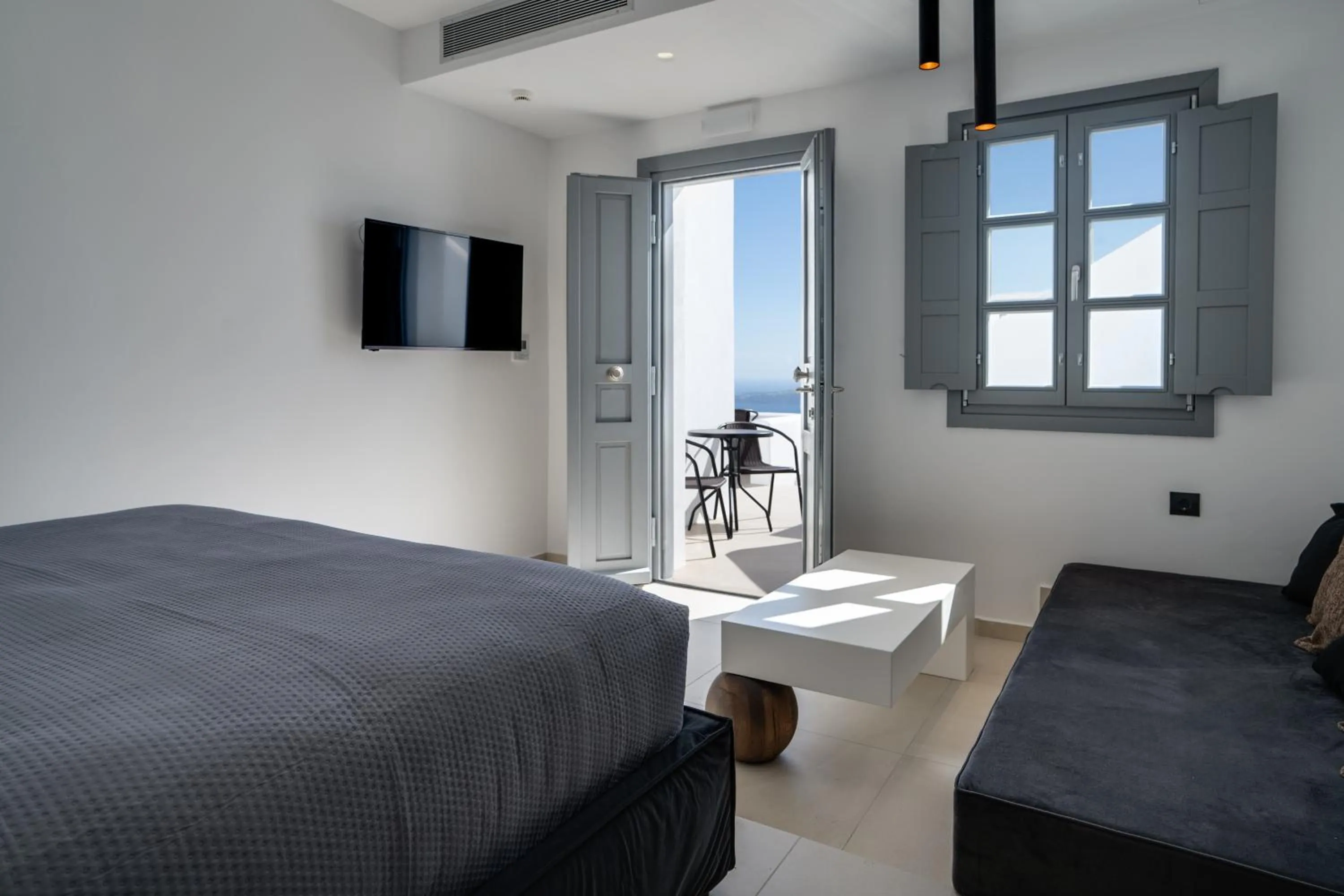 Photo of the whole room, Bed in Imera Vista Suites