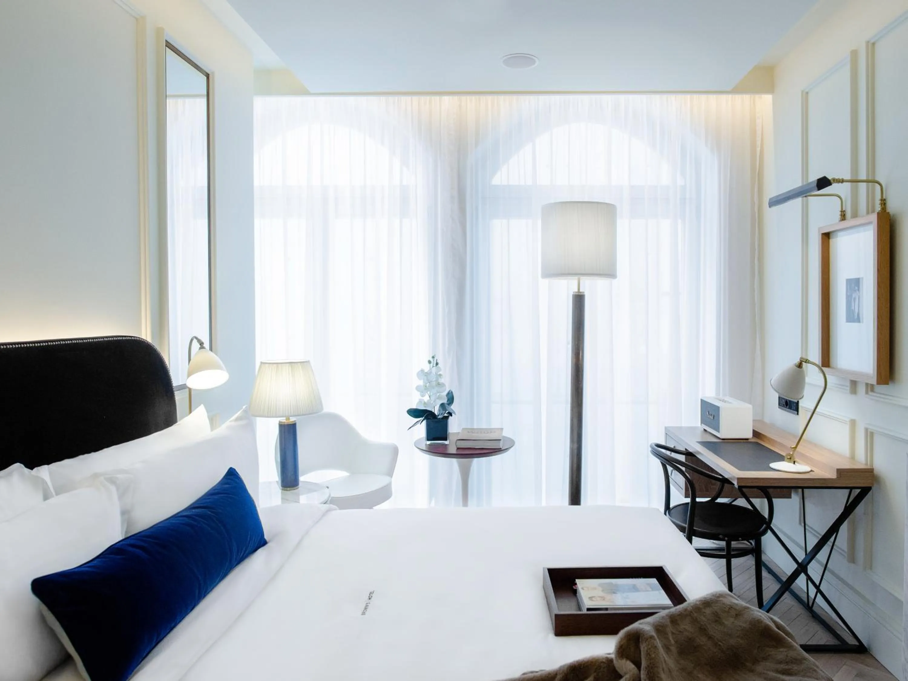 Bed in Browns Avenue Hotel