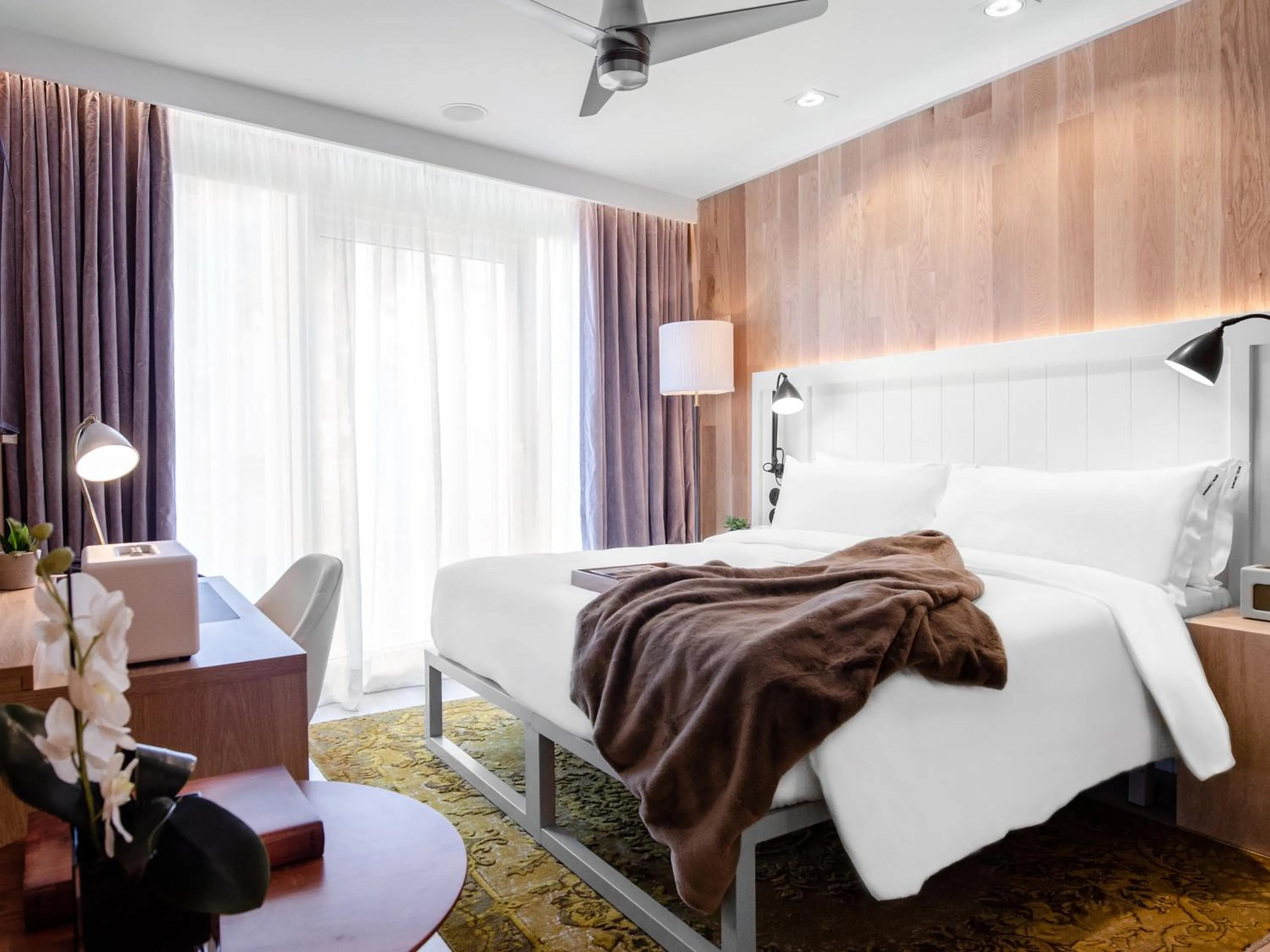 Bed in Browns Avenue Hotel