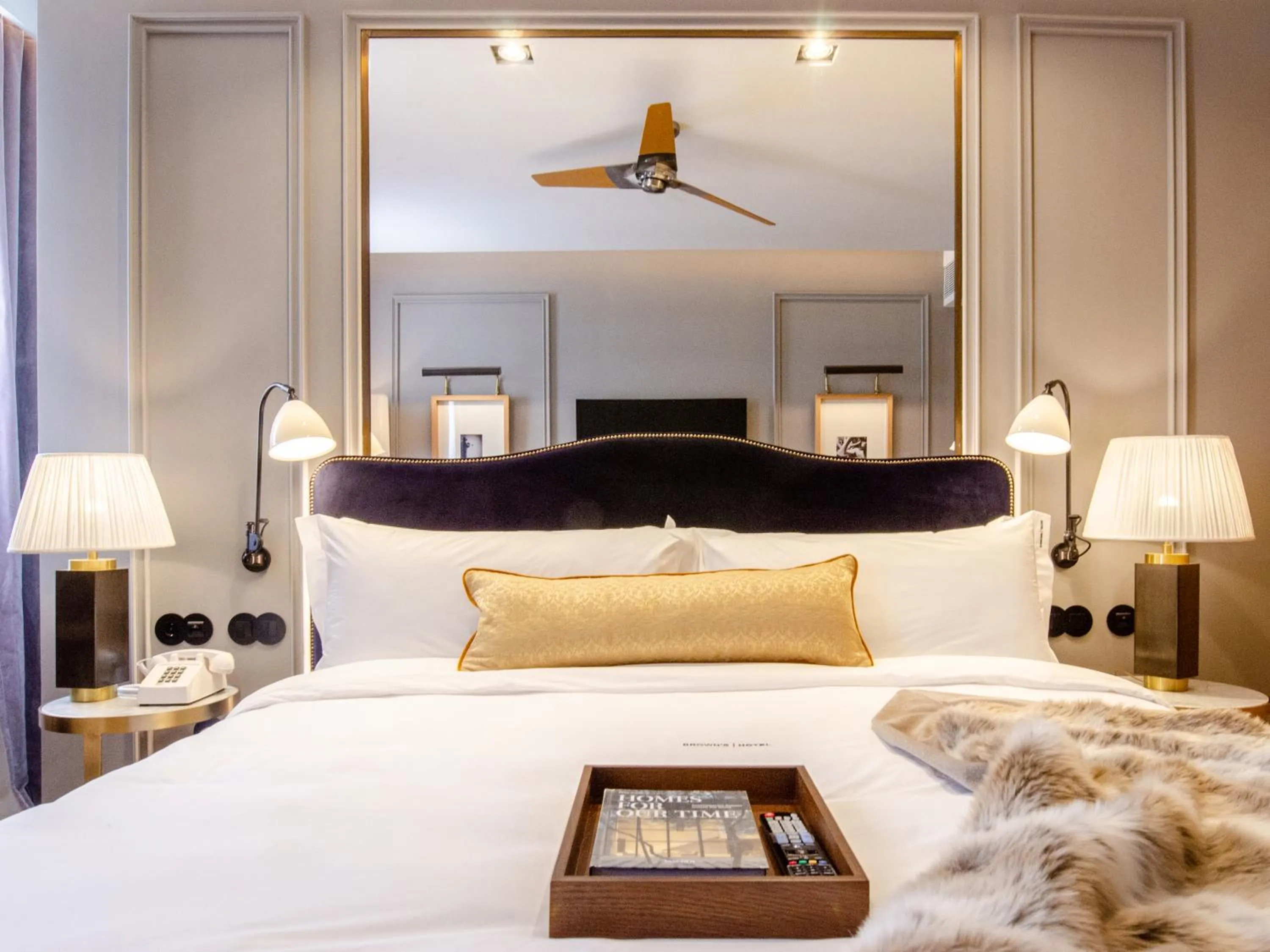 Bed in Browns Avenue Hotel