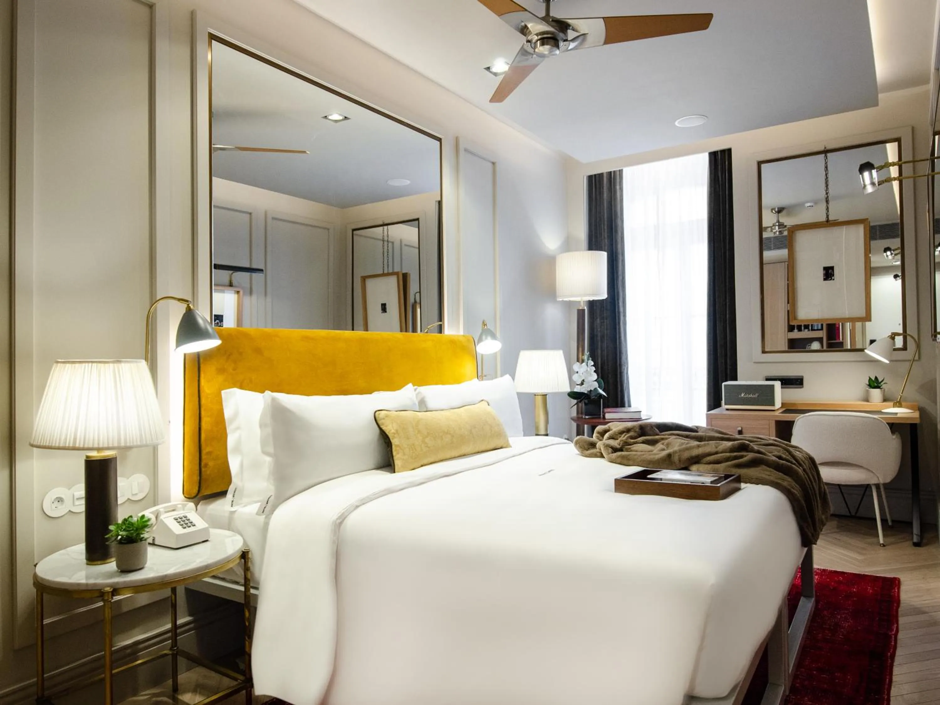 Bed in Browns Avenue Hotel