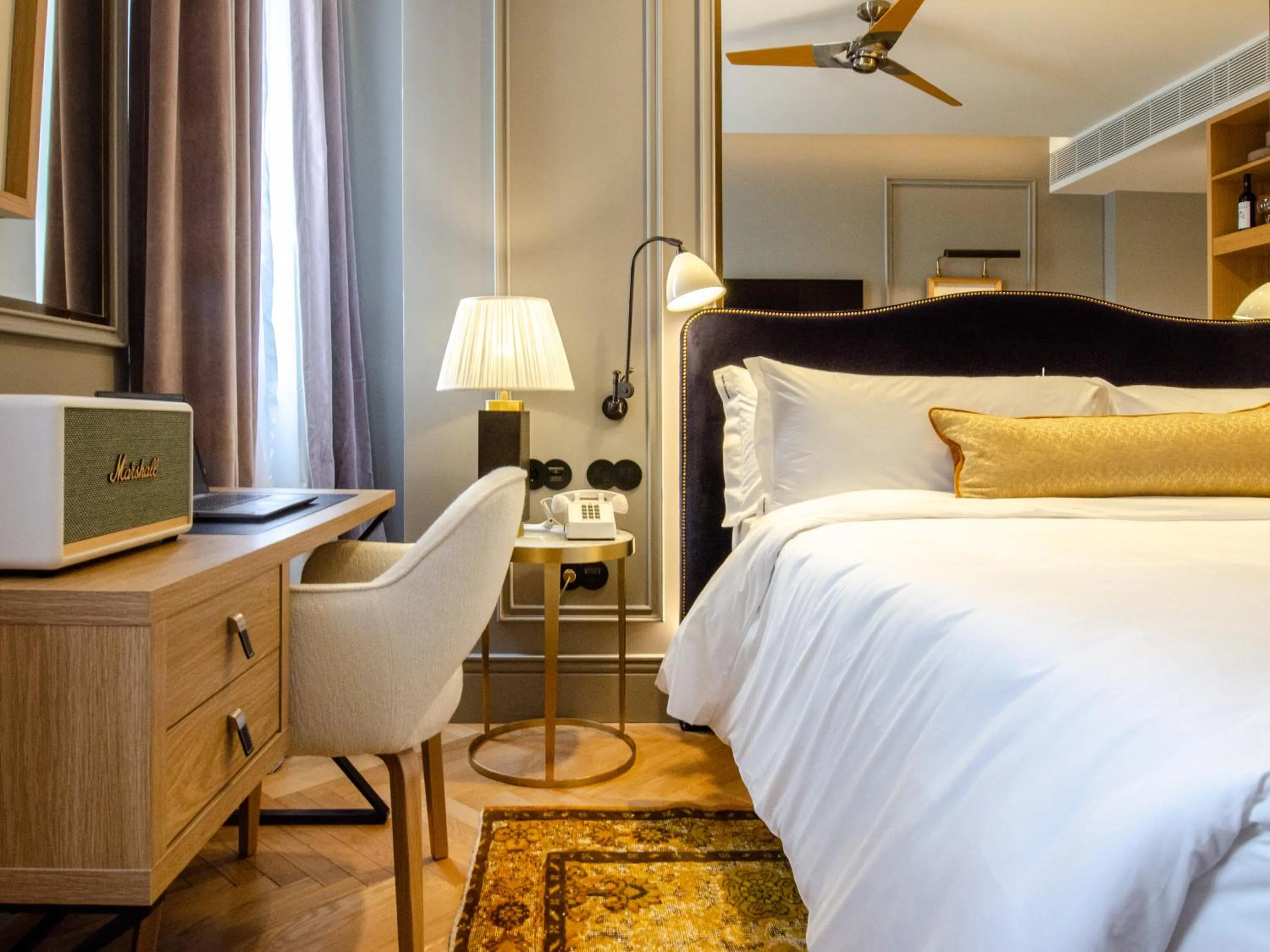 Bed in Browns Avenue Hotel