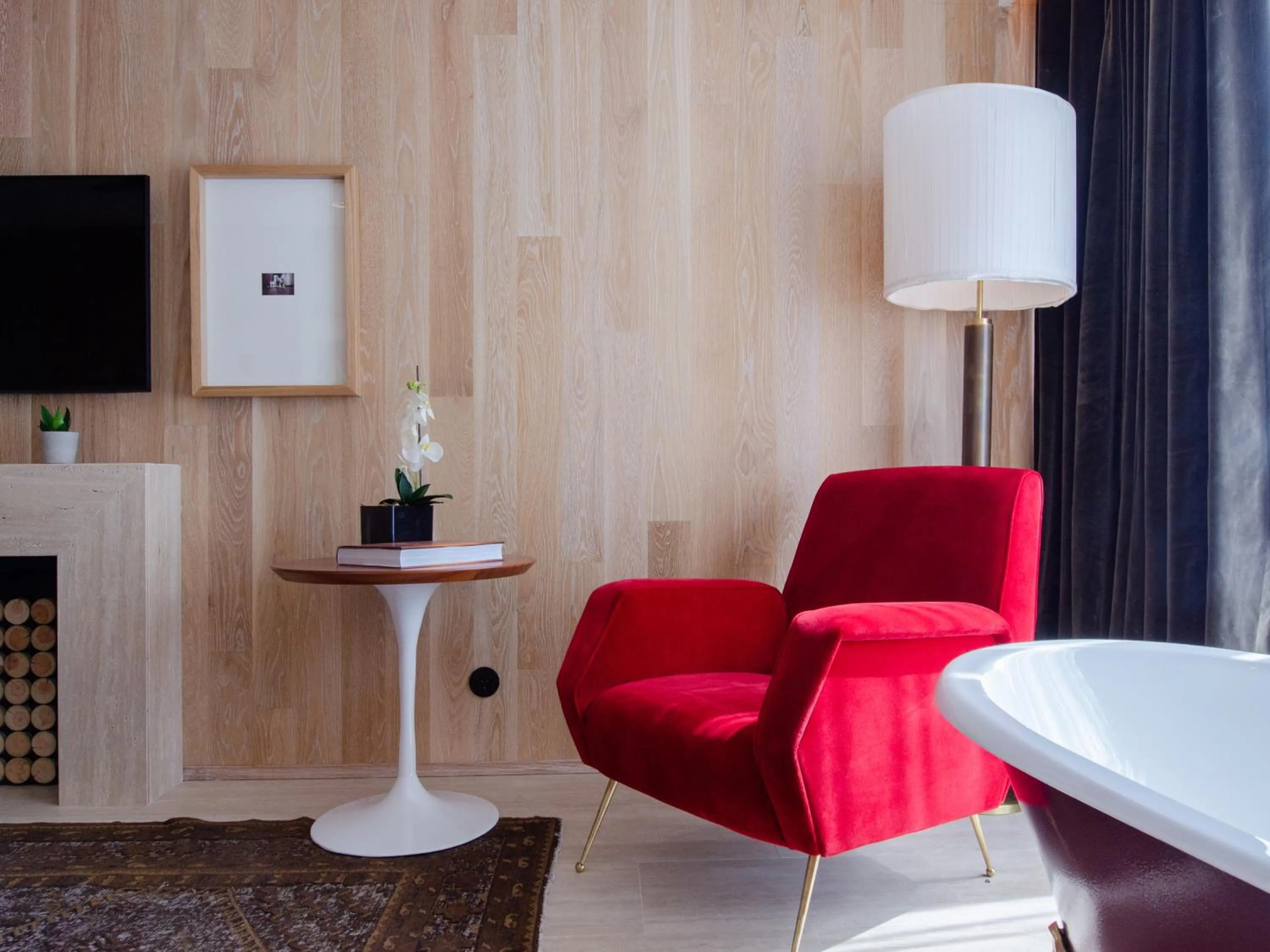 Photo of the whole room in Browns Avenue Hotel