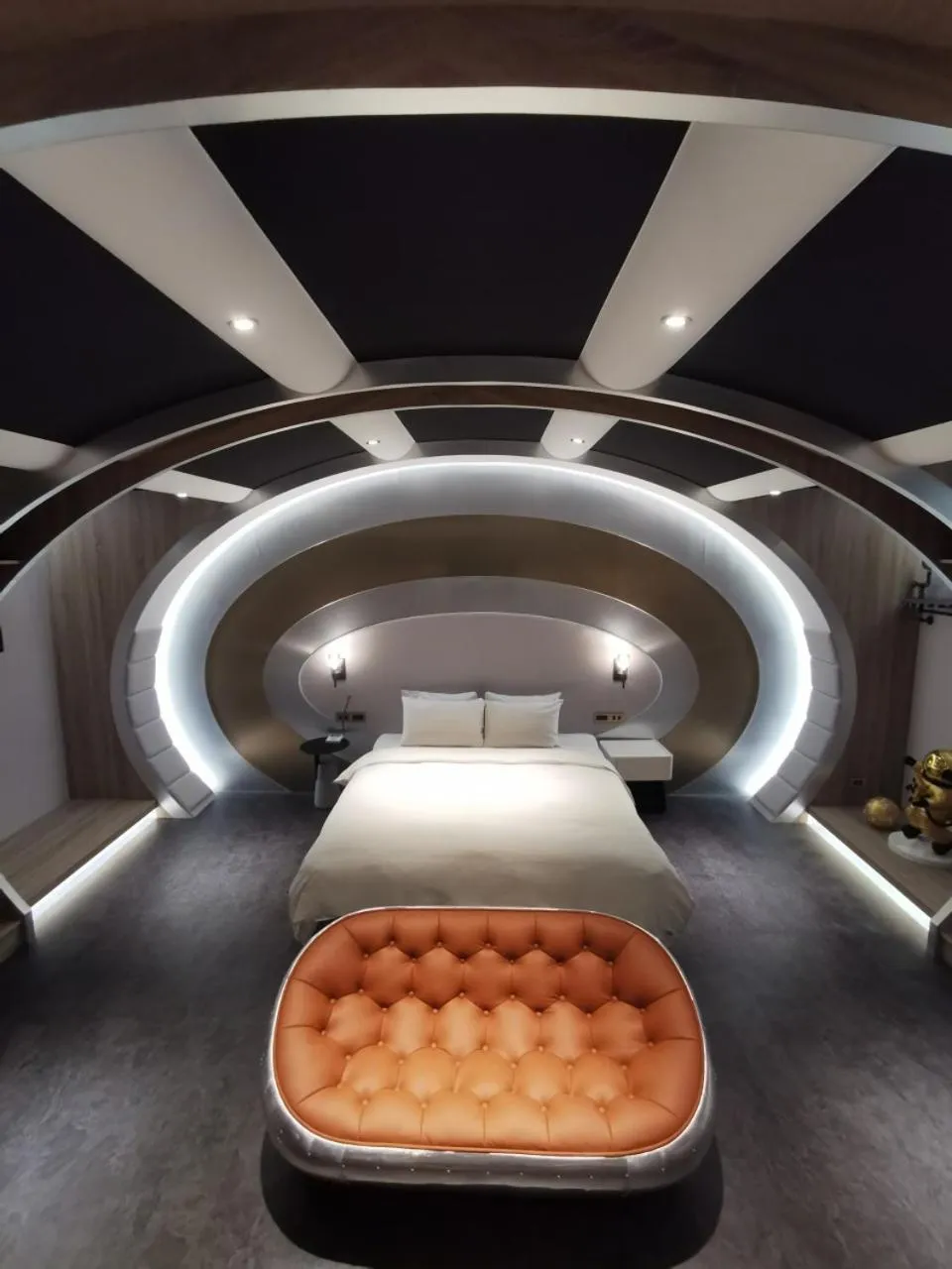 Bed in Seasons Boutique Motel