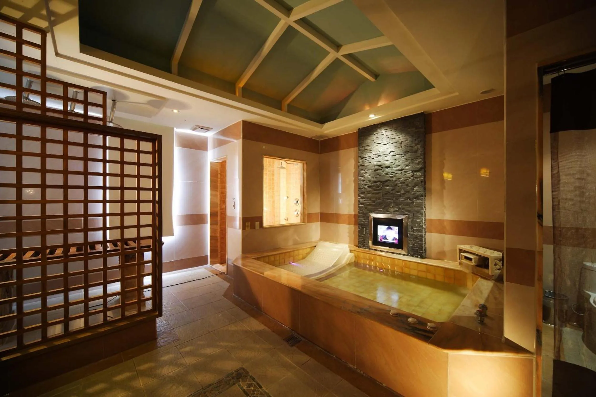 Bathroom in Seasons Boutique Motel