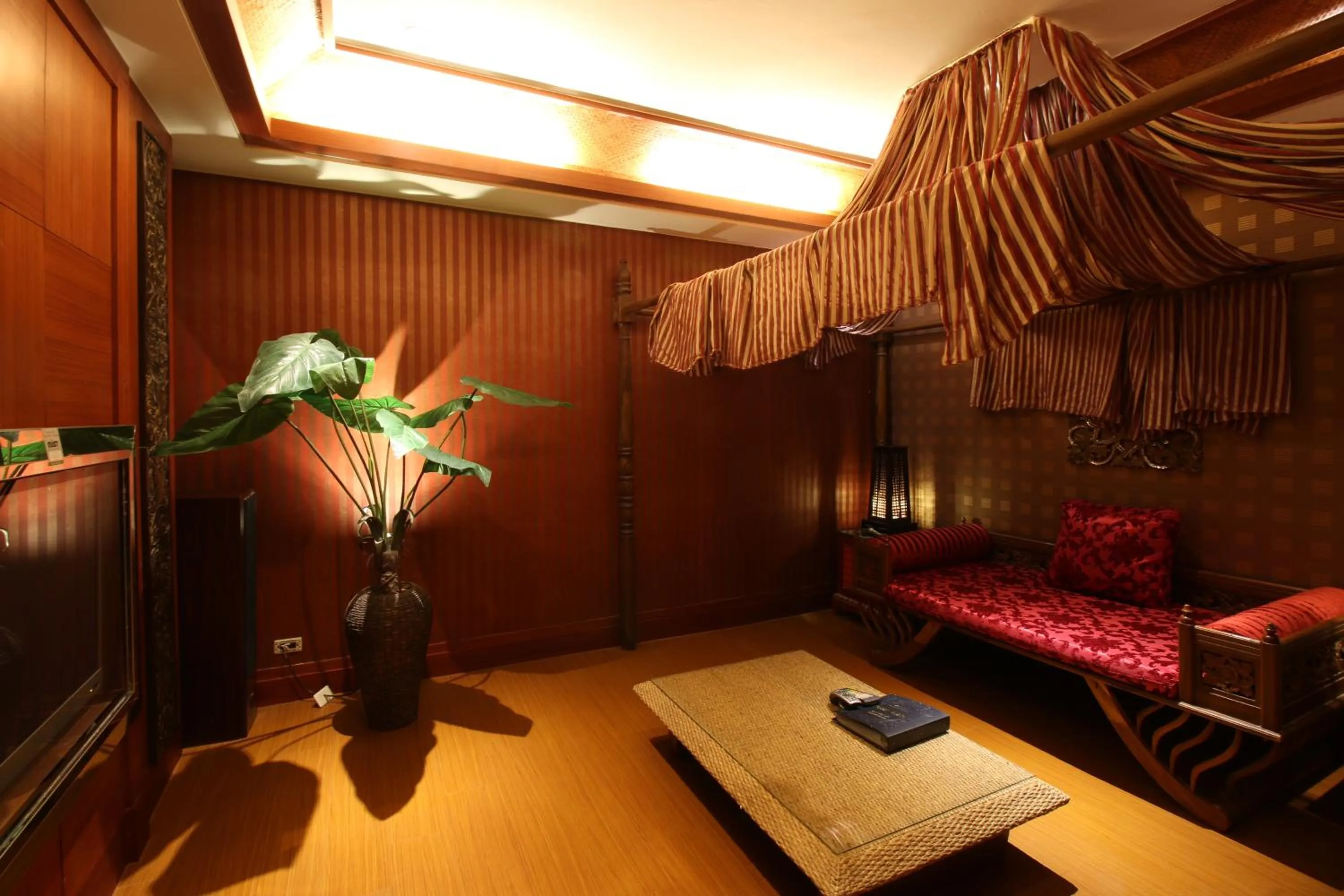 Karaoke in Seasons Boutique Motel