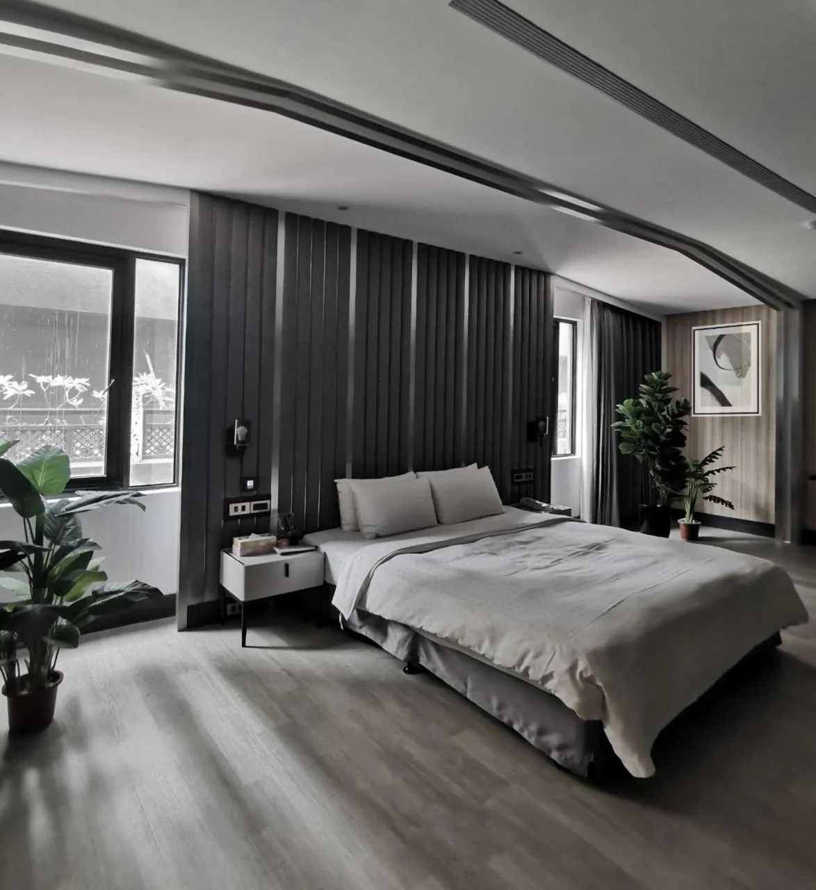 Bed in Seasons Boutique Motel