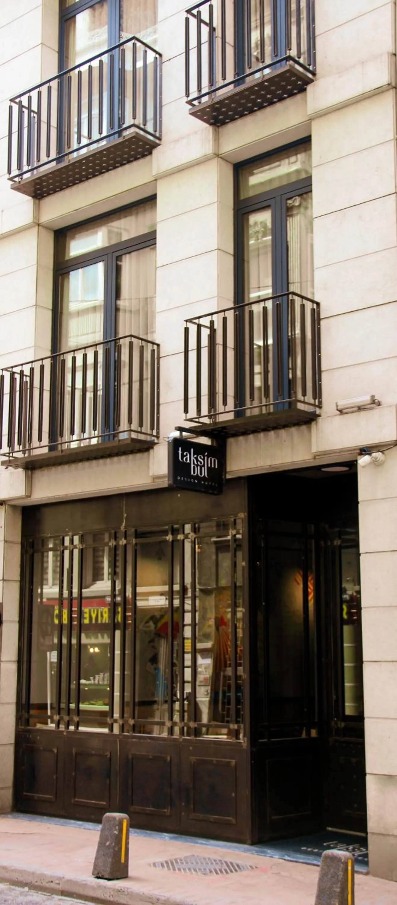Property building in Taksimbul Design Hotel