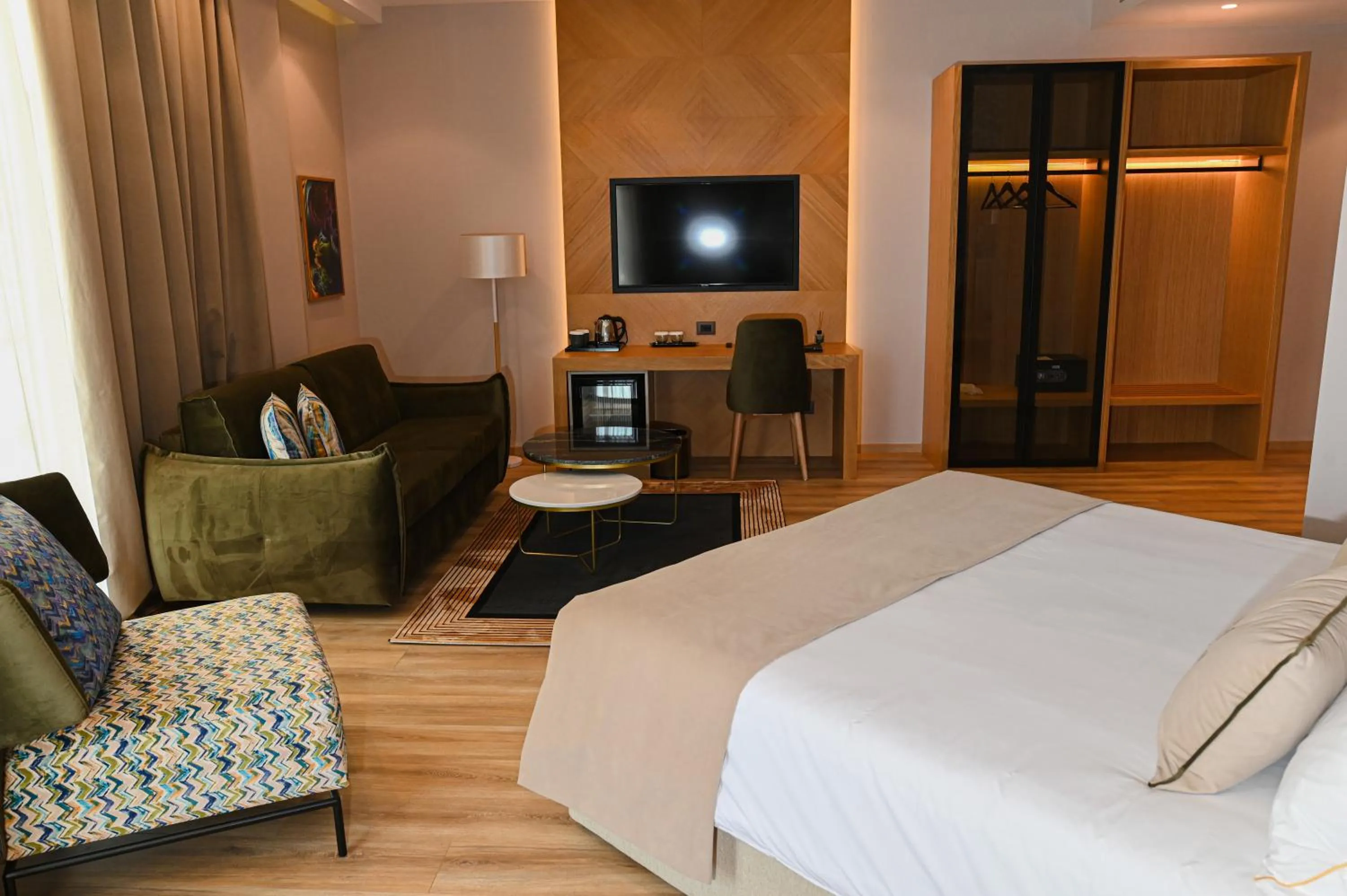 Communal lounge/ TV room, Bed in White Hill Hotel, SPA & Conferences