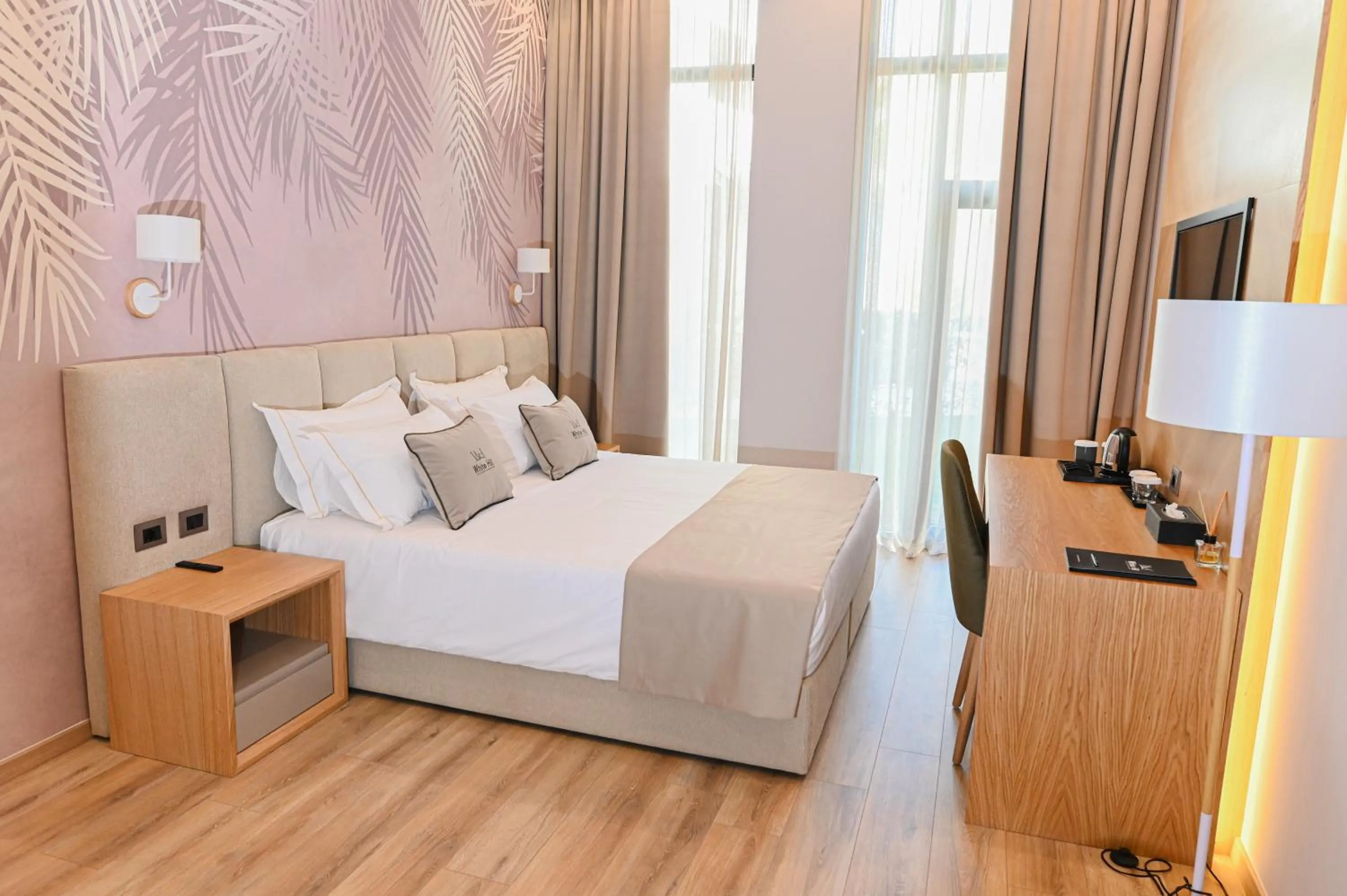 Photo of the whole room, Bed in White Hill Hotel, SPA & Conferences