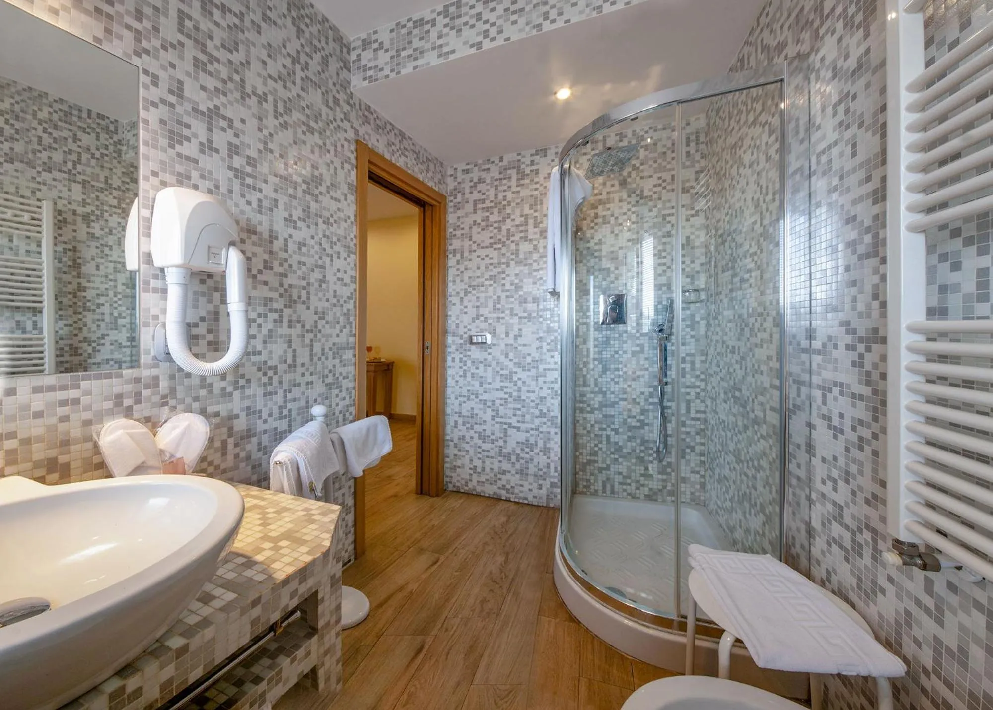 Shower in Maison Reale