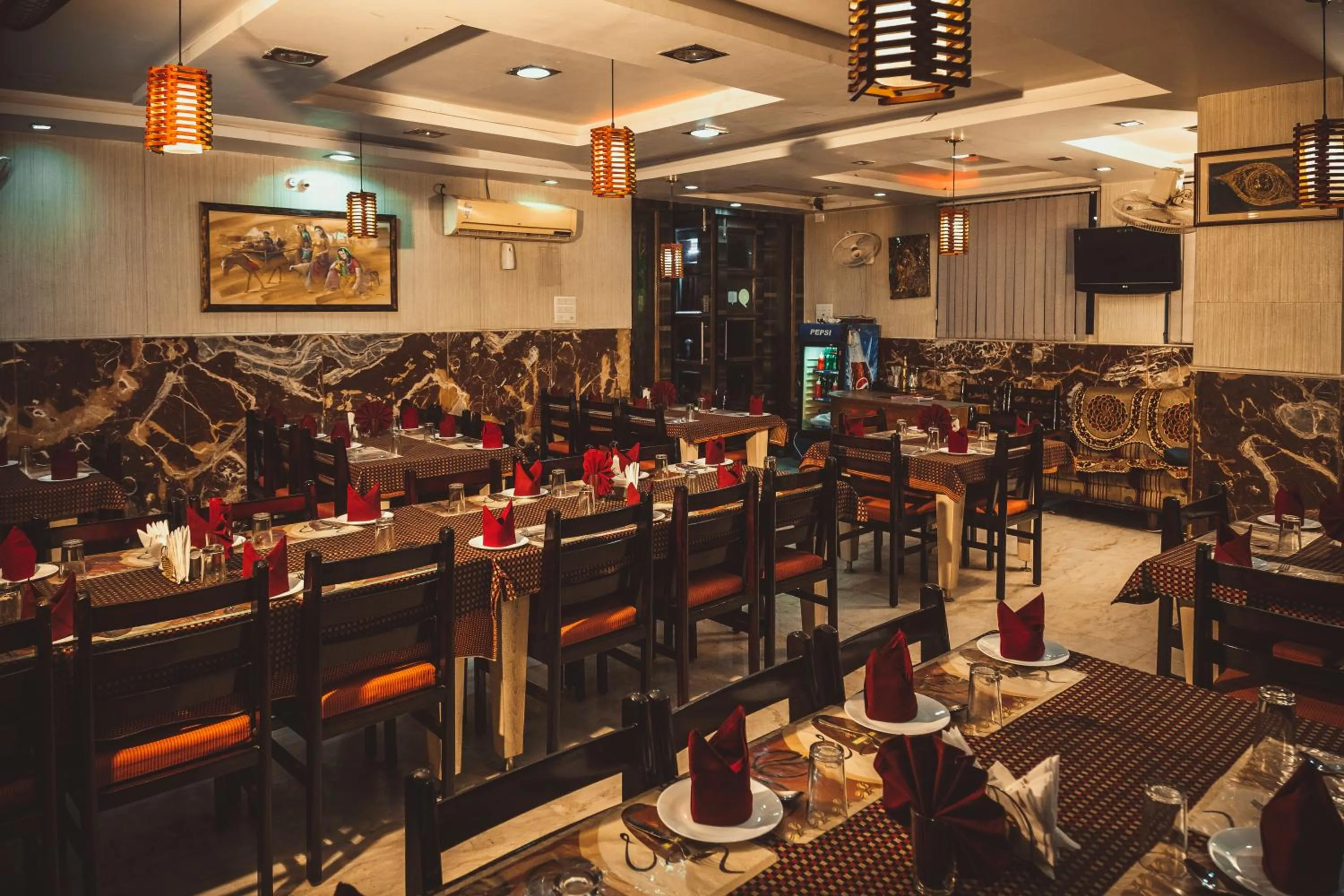 Restaurant/places to eat in Hotel Meenakshi Udaipur - Family Preffered Hotel
