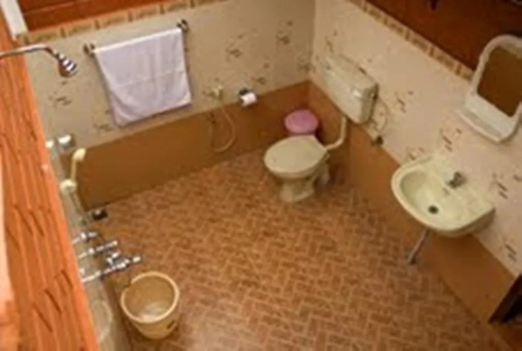 Bathroom in Dazzle Dew