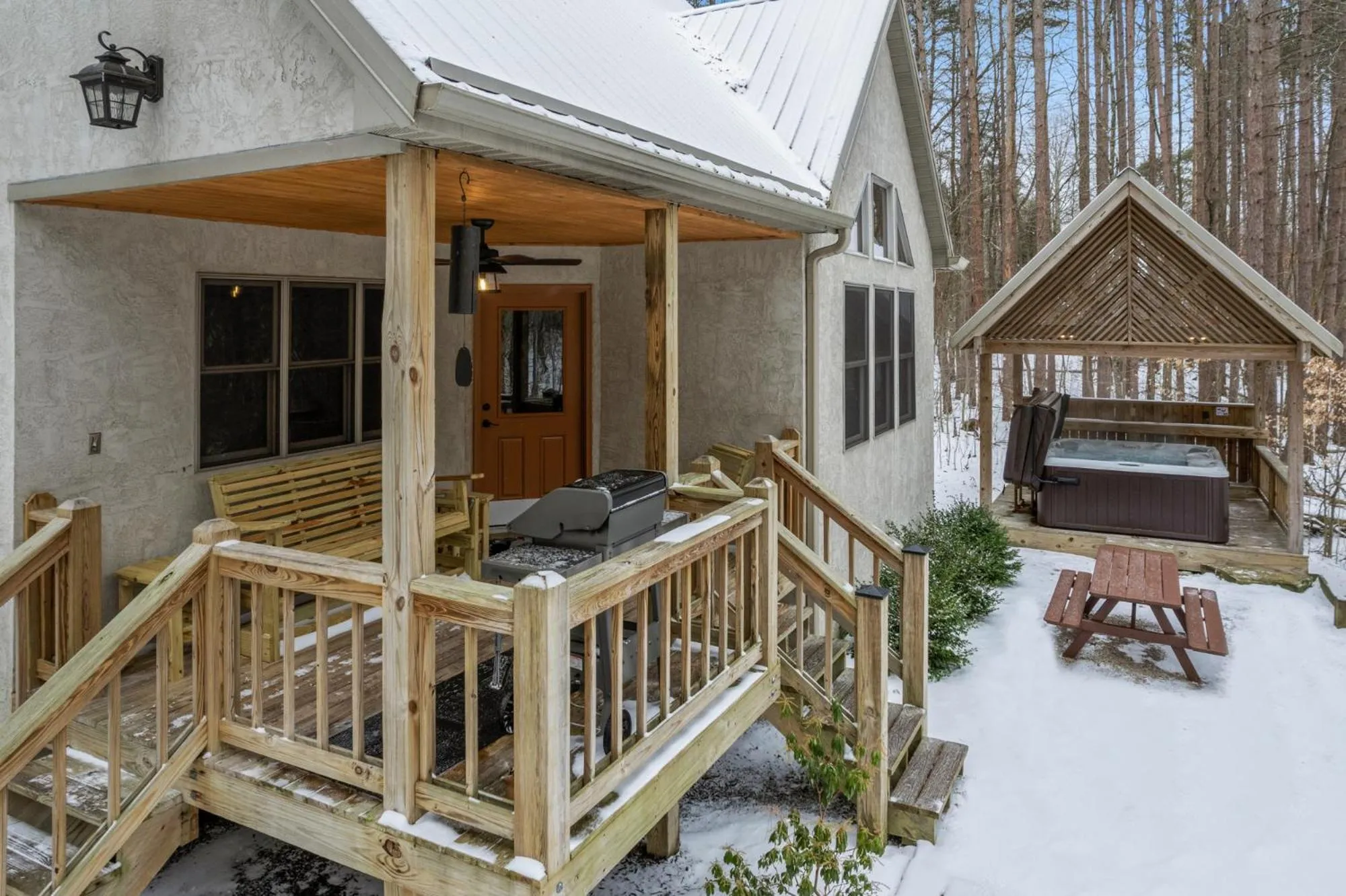 Patio in Cherry Ridge Retreat Luxury Cabins