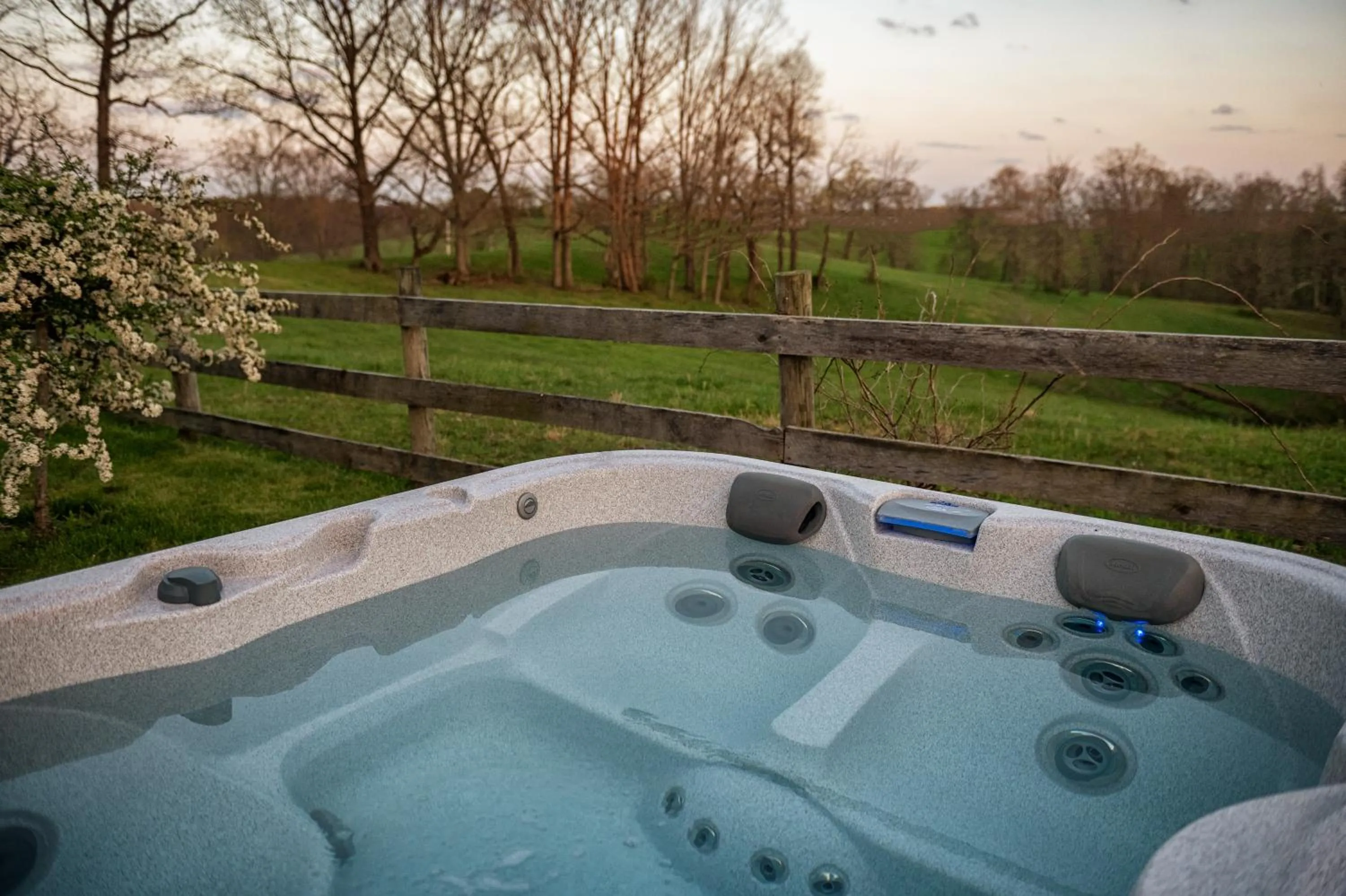 Hot Tub in Cherry Ridge Retreat Luxury Cabins