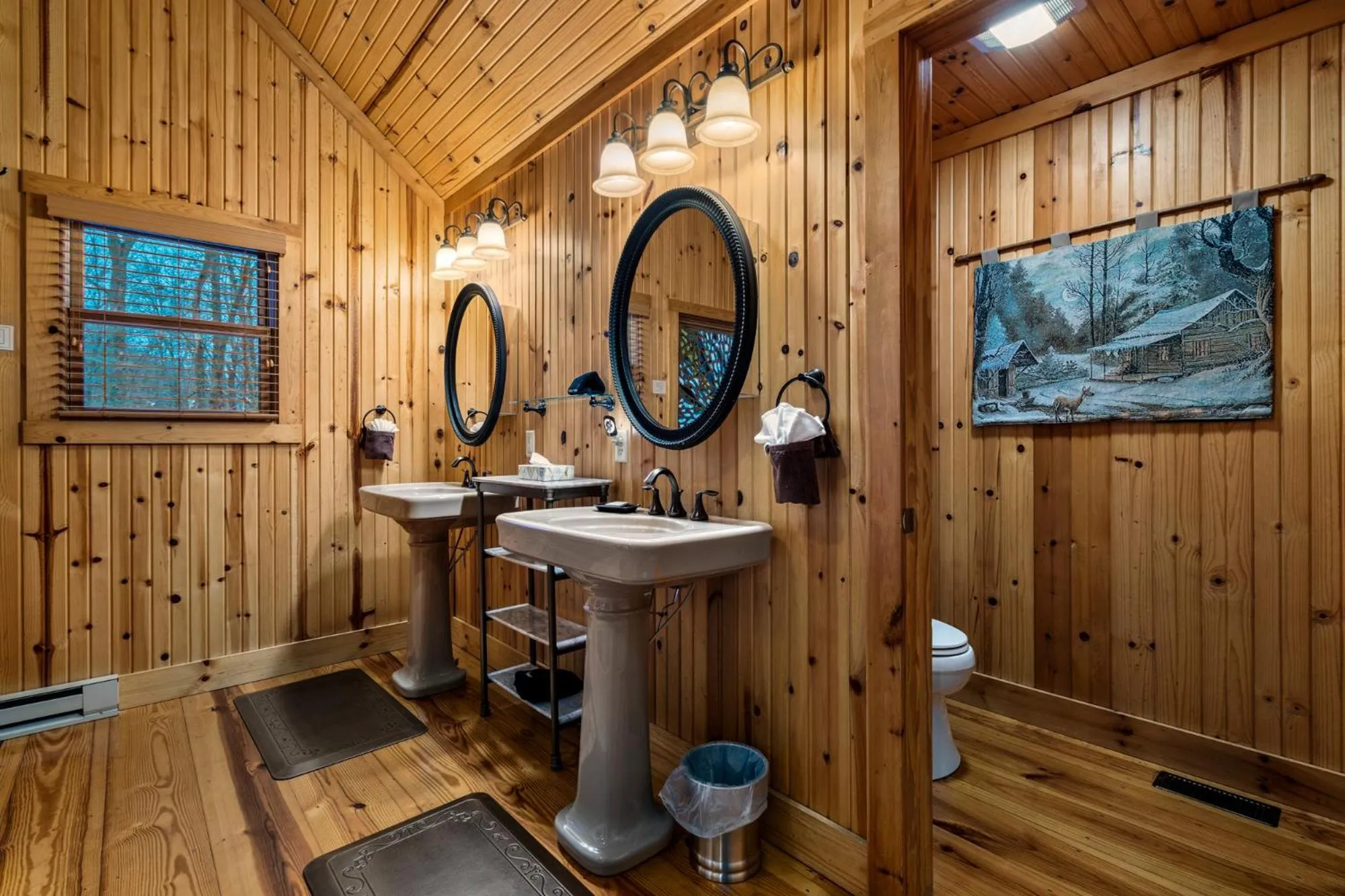 Bathroom in Cherry Ridge Retreat Luxury Cabins