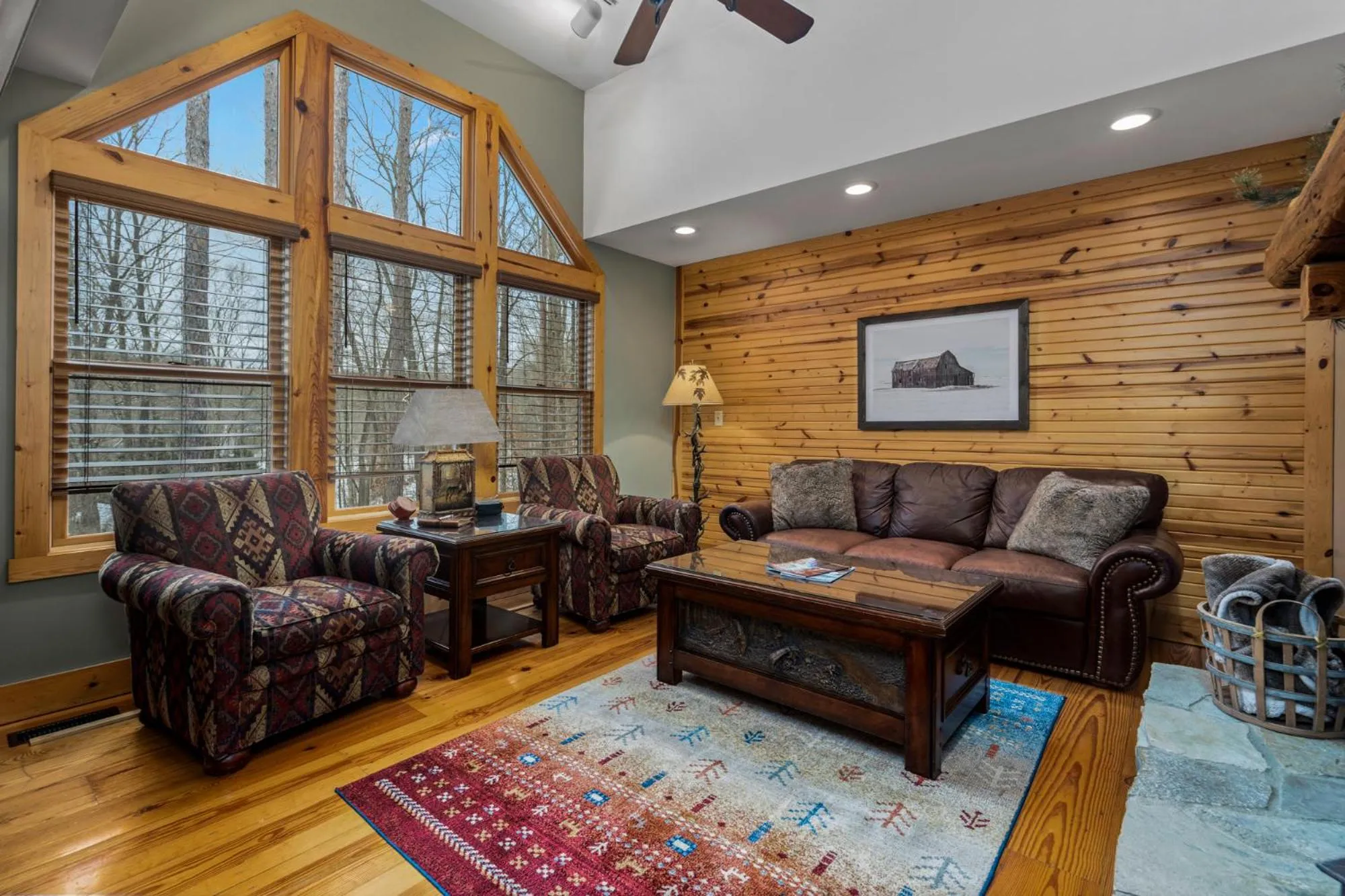 Living room in Cherry Ridge Retreat Luxury Cabins