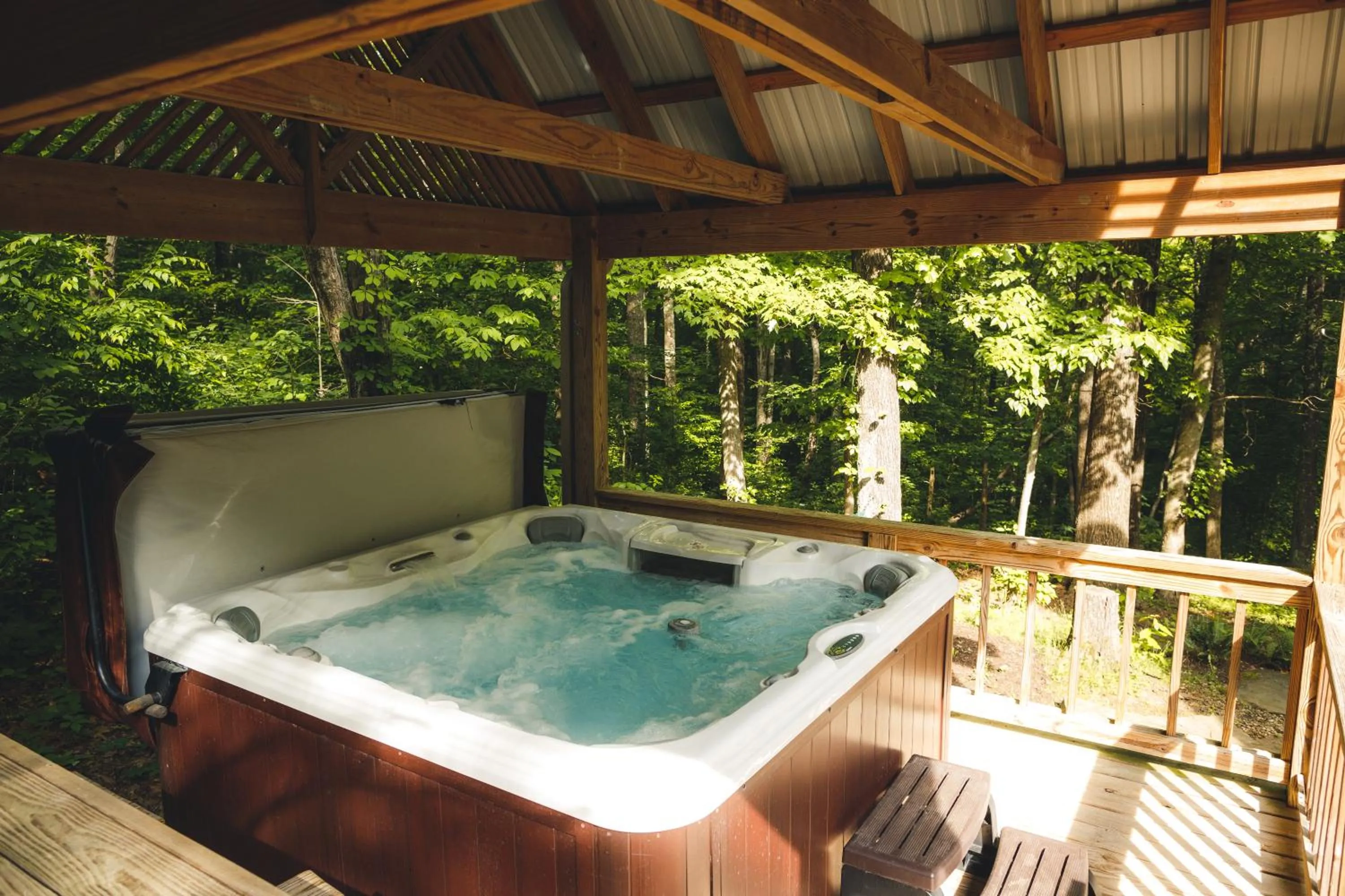 Hot Tub in Cherry Ridge Retreat Luxury Cabins