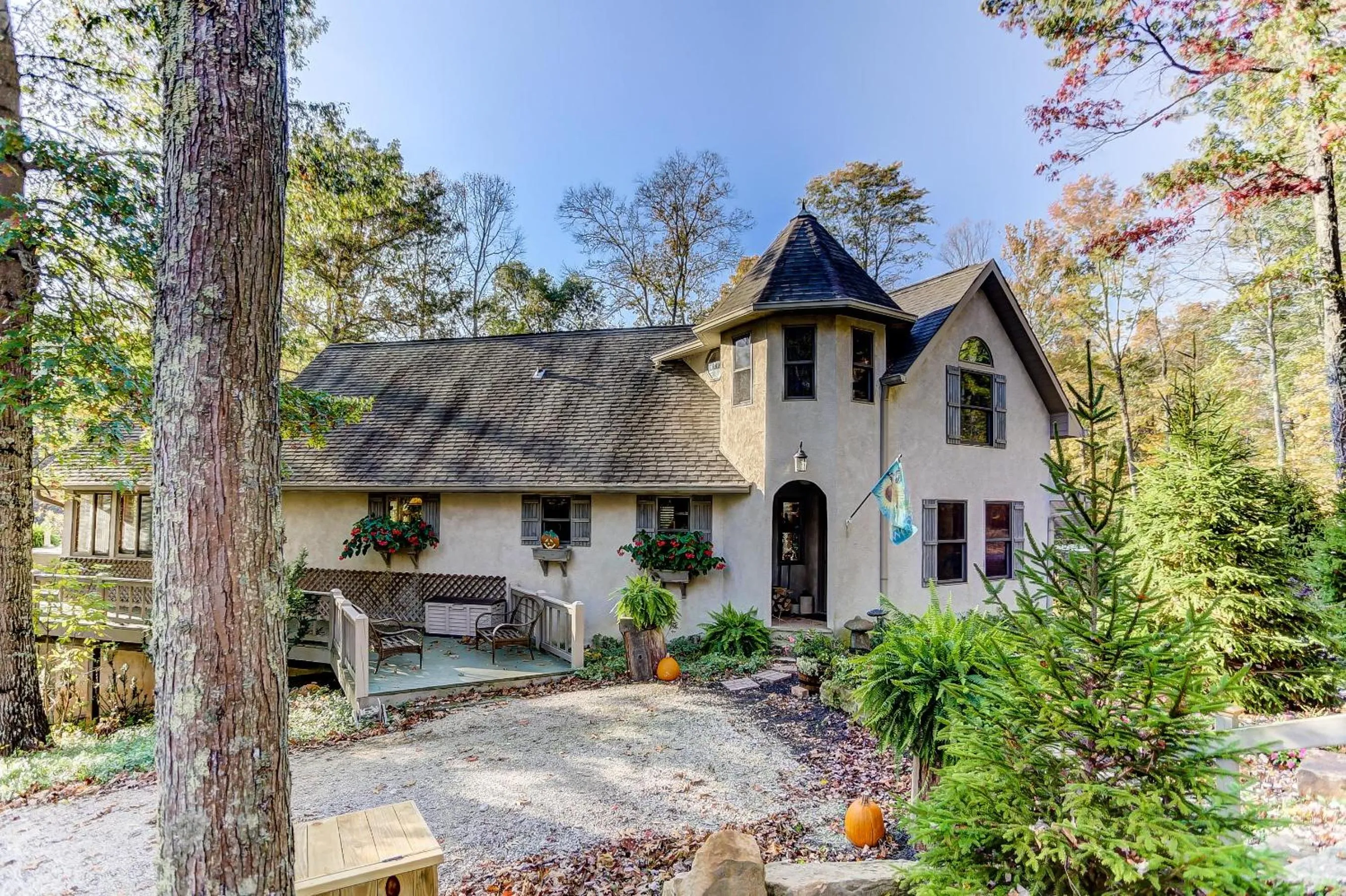 Property building in Cherry Ridge Retreat Luxury Cabins