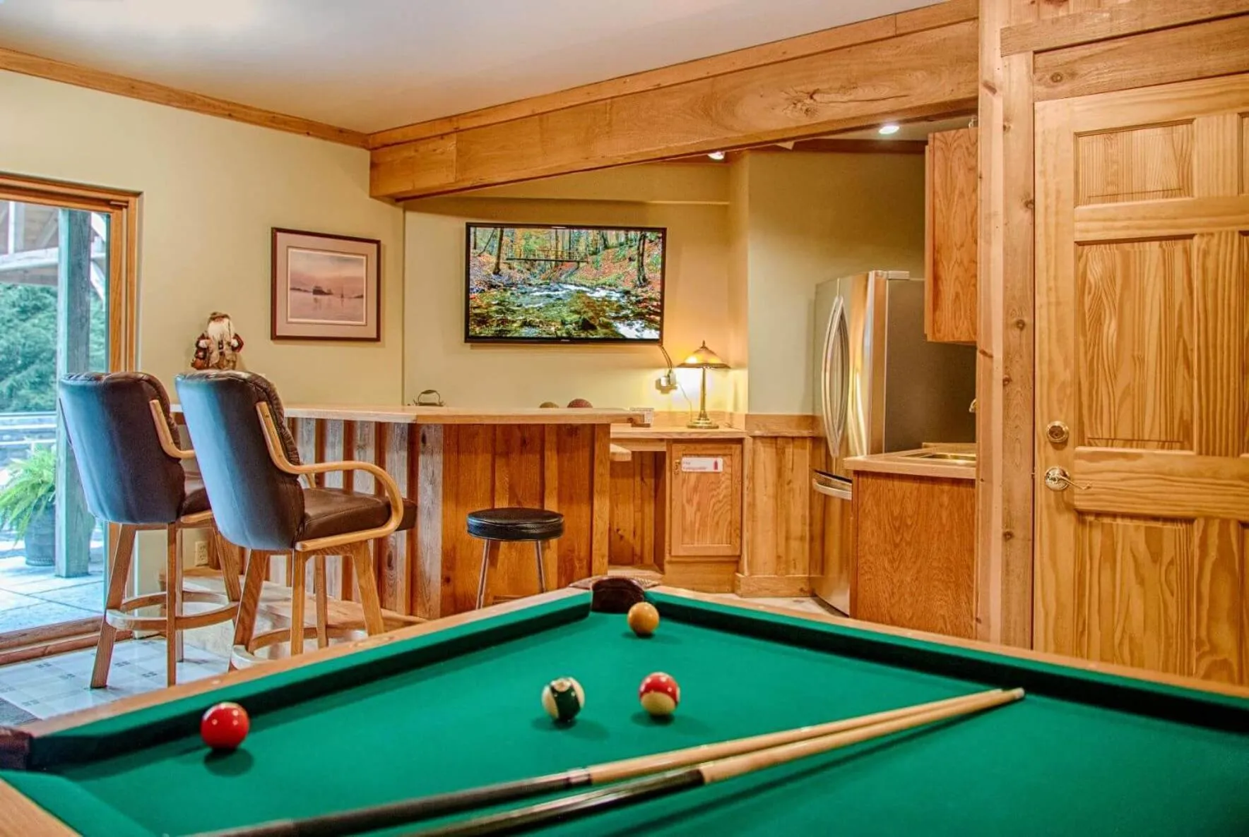 Billiard in Cherry Ridge Retreat Luxury Cabins