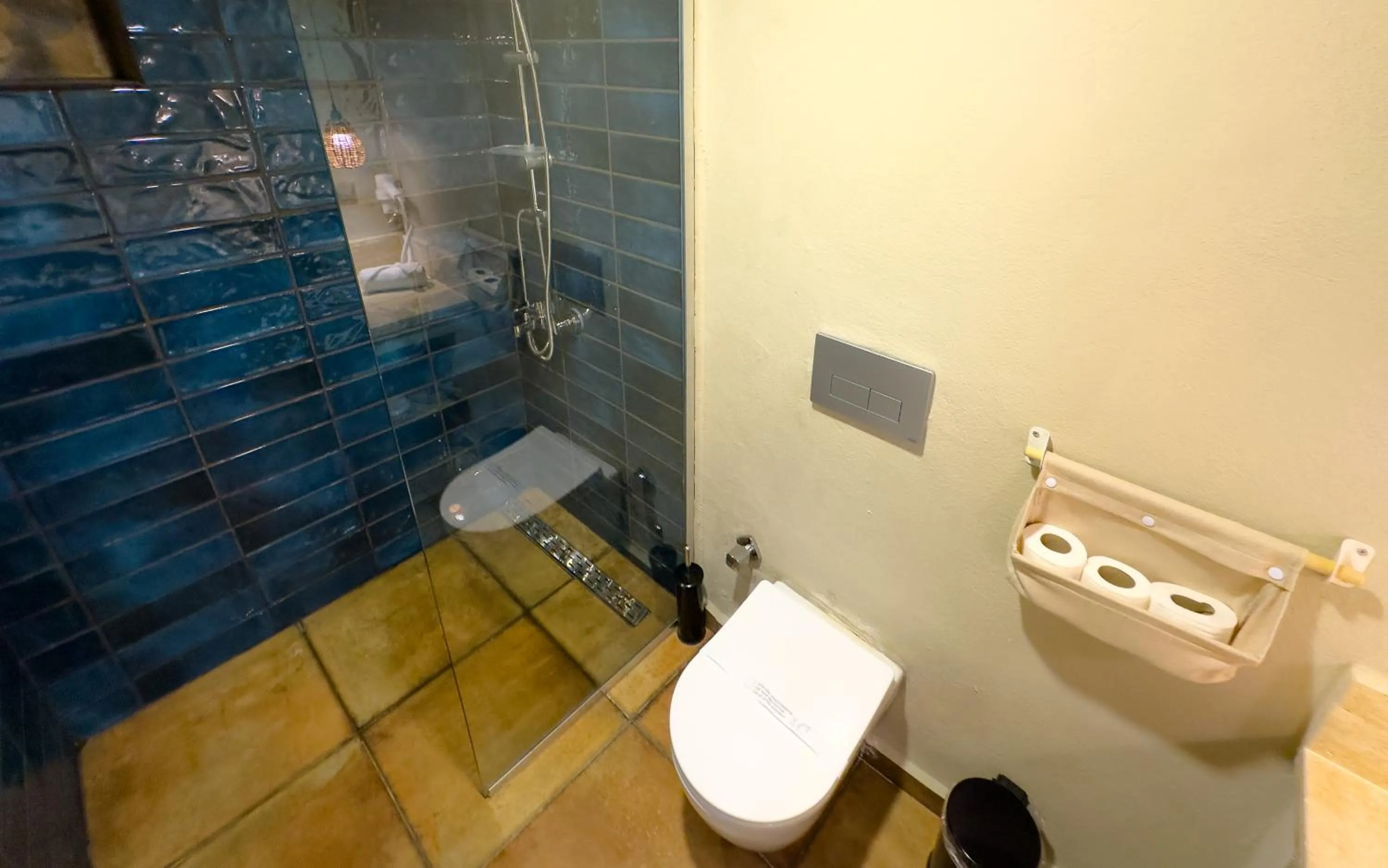 Shower in The Easy Rooms Terrace