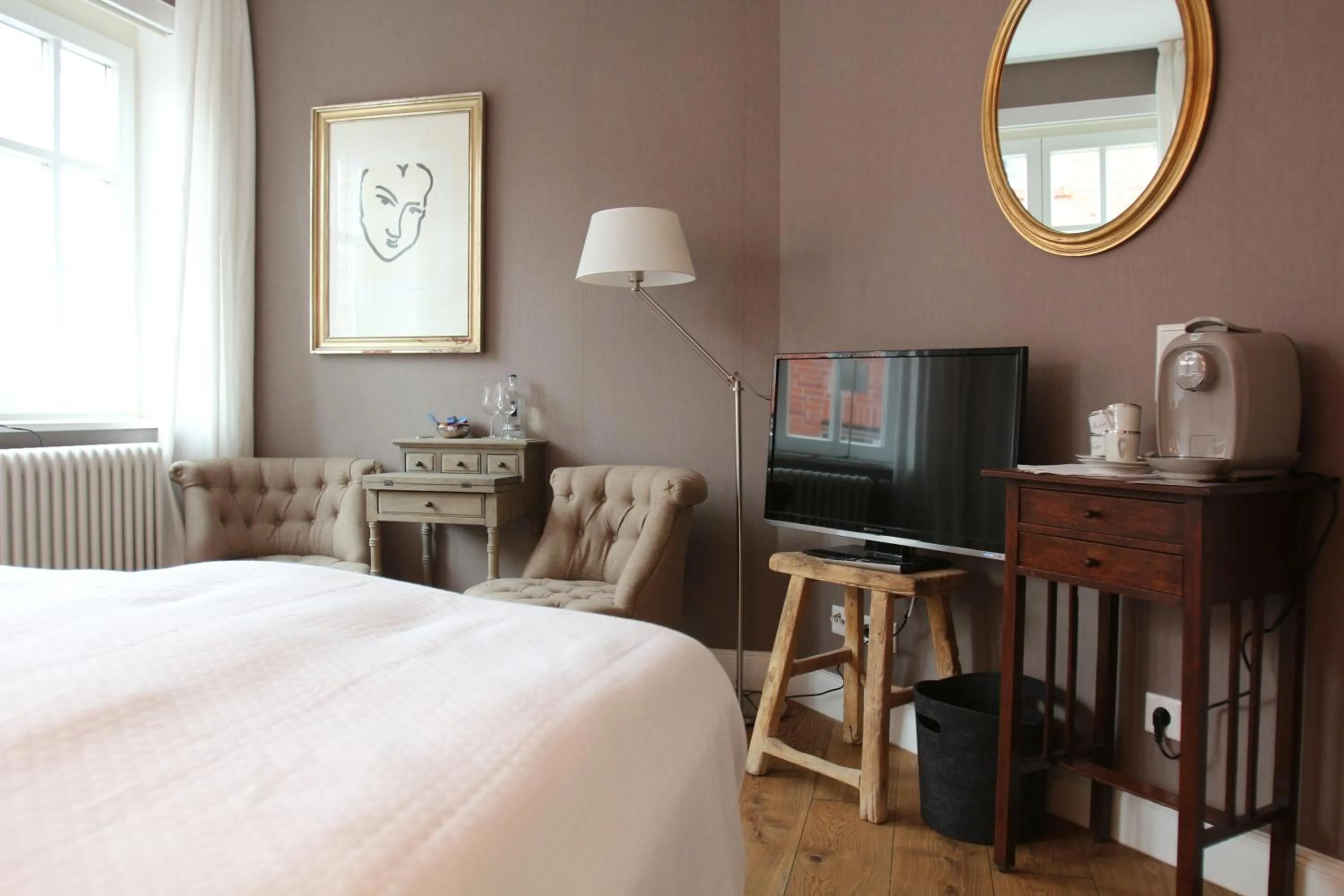 Photo of the whole room, Bed in Hotel No. 11