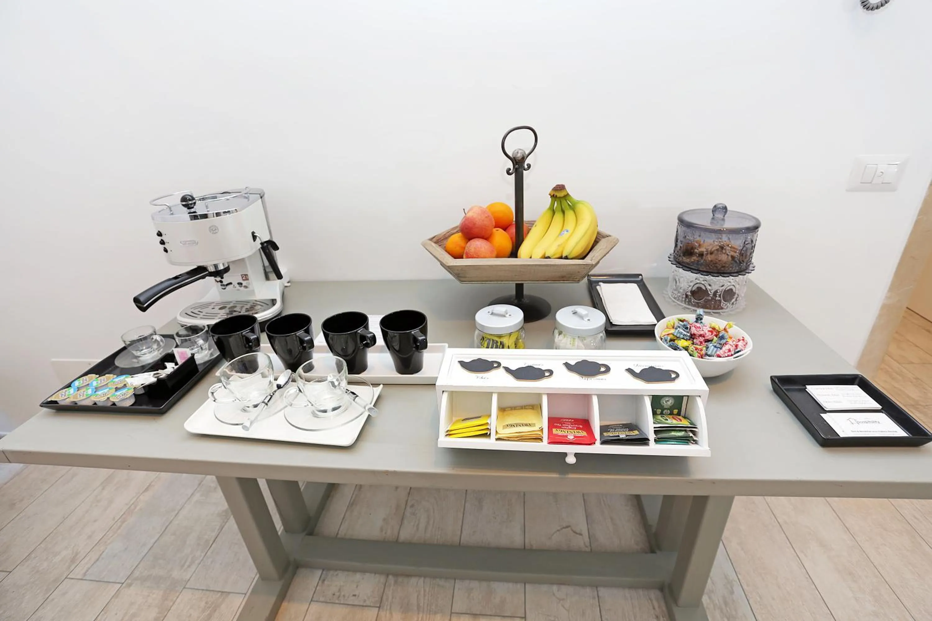 Restaurant/places to eat in Houspitality Nero Bed & Breakfast