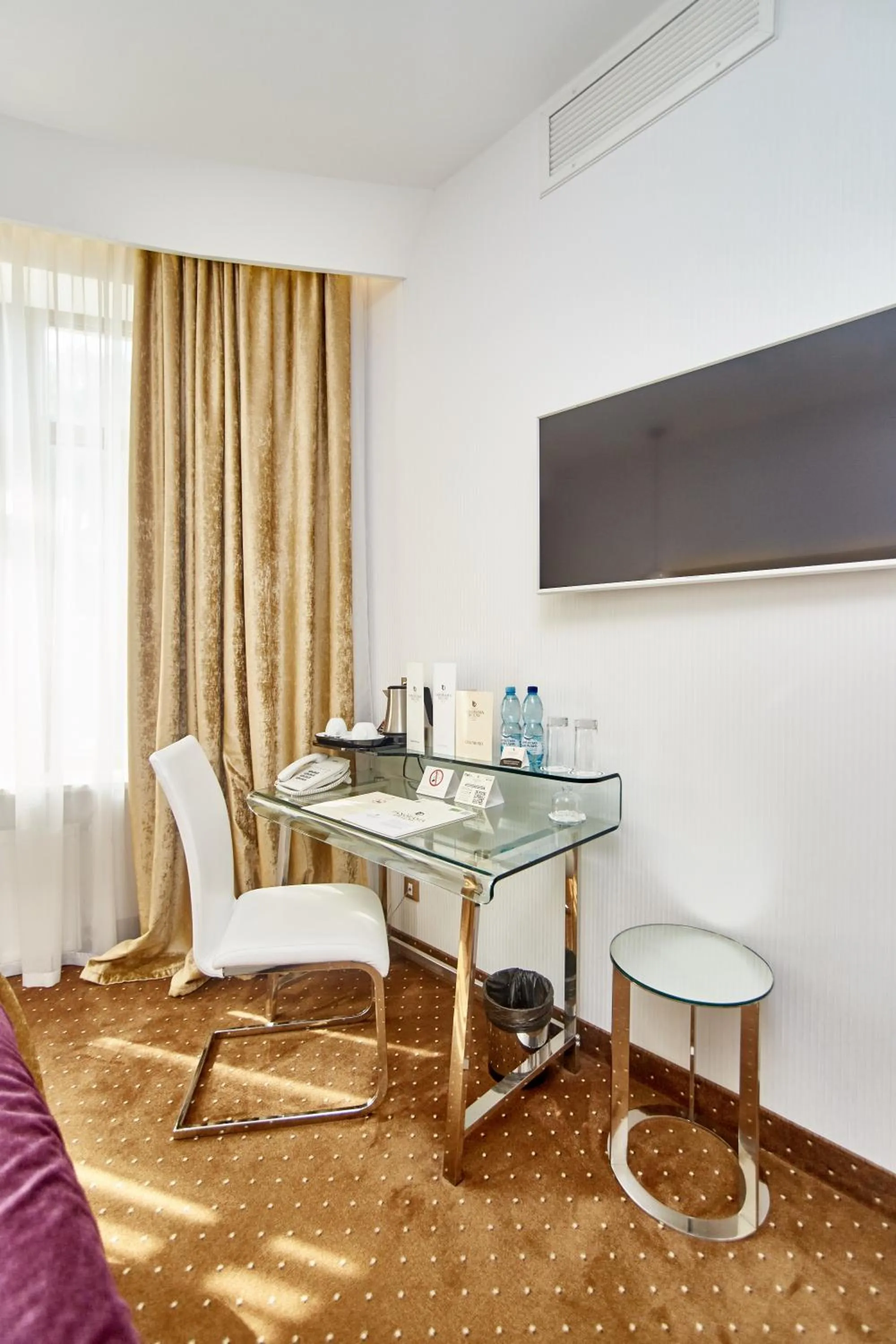 TV and multimedia in Hotel Panorama De Luxe