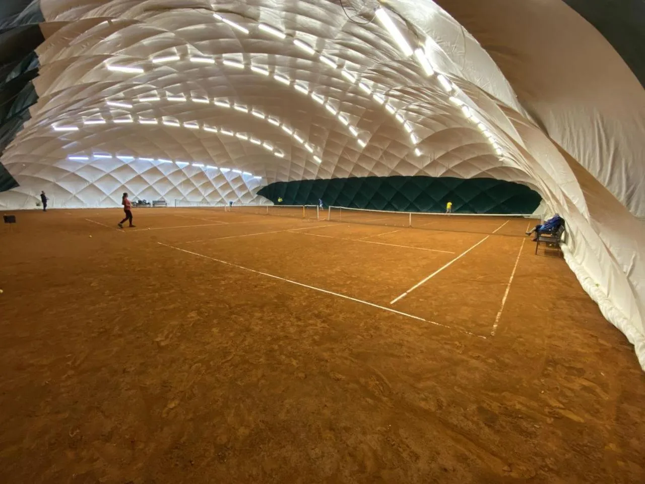 Tennis court in Hotel Panorama De Luxe