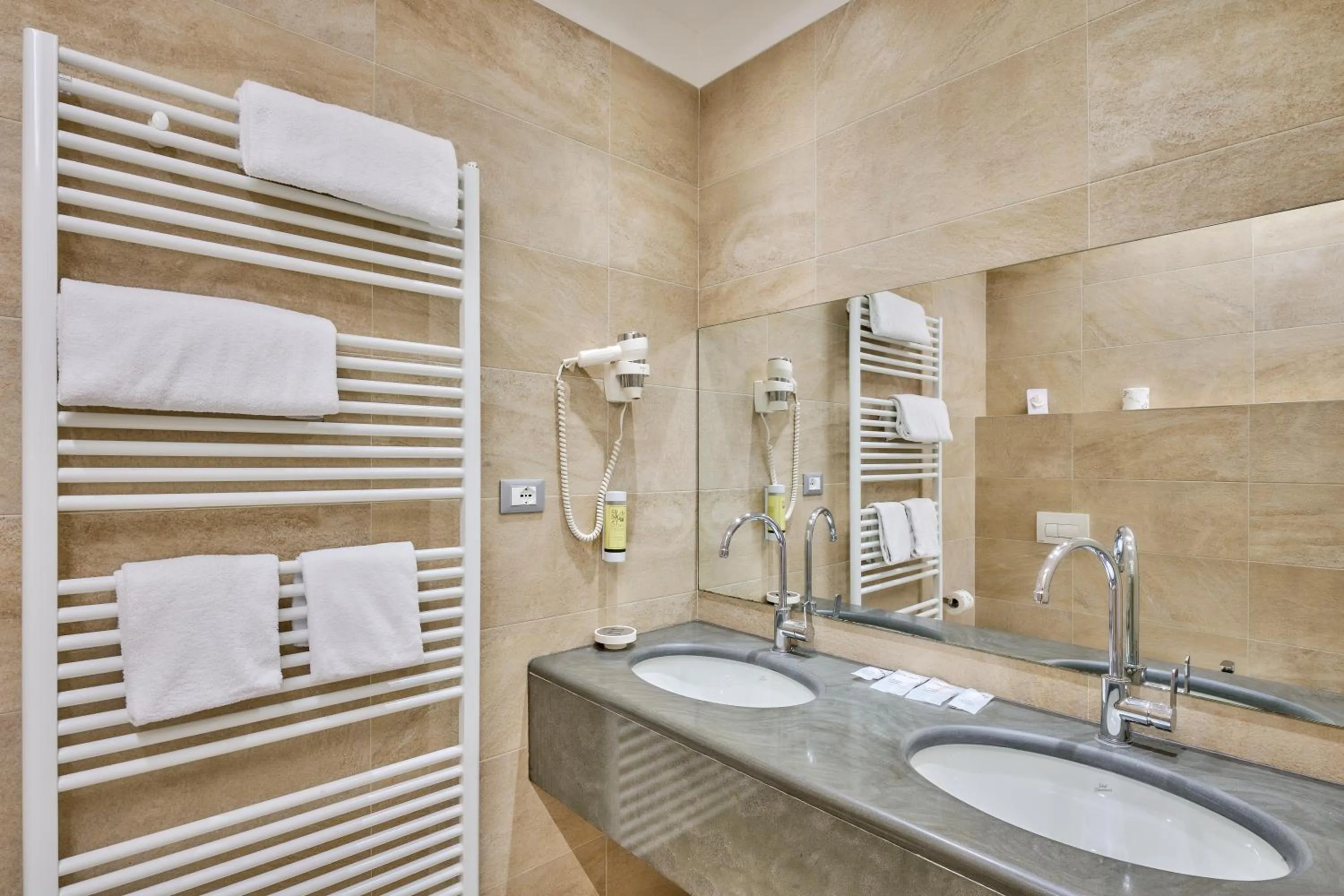 Bathroom in Hotel Tre Ville