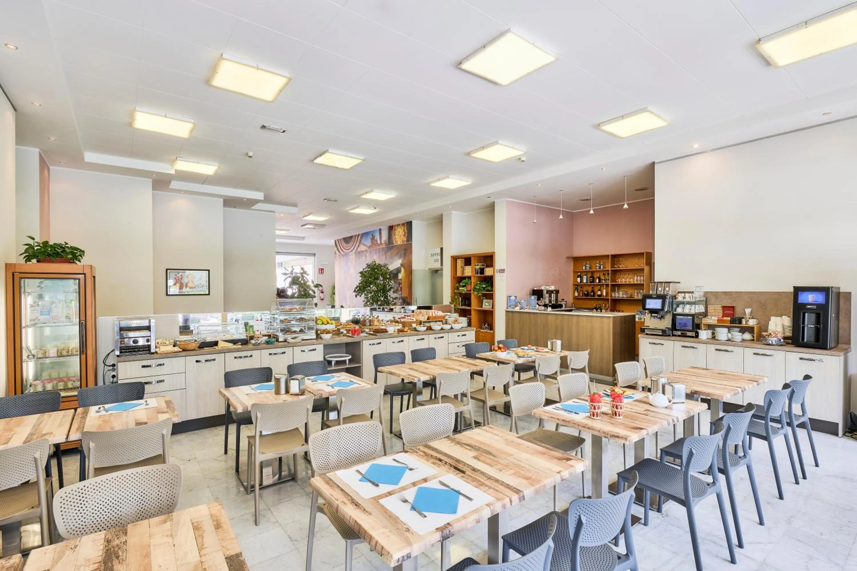 Breakfast in Hotel Tre Ville