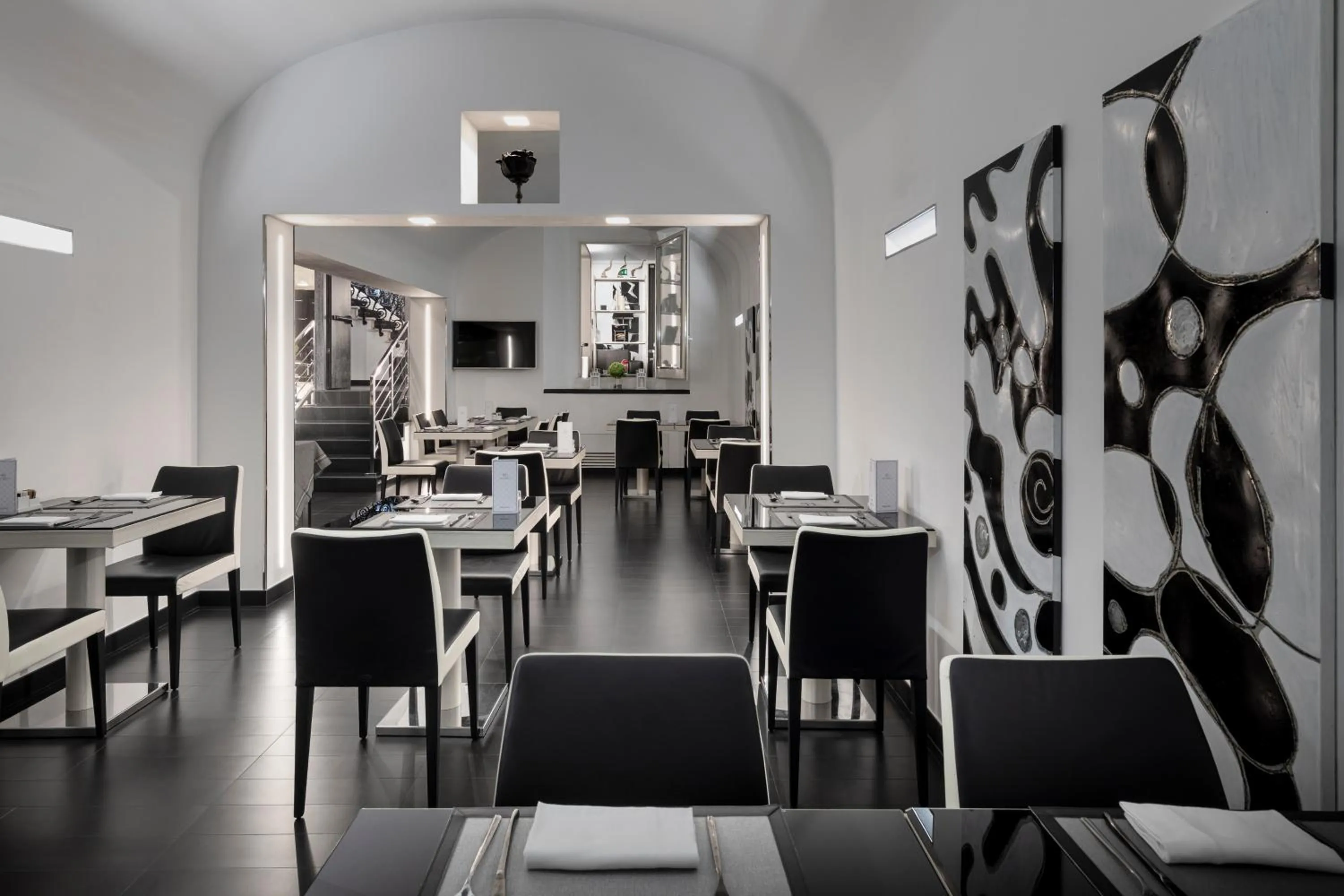 Restaurant/places to eat in LHP Hotel River & SPA