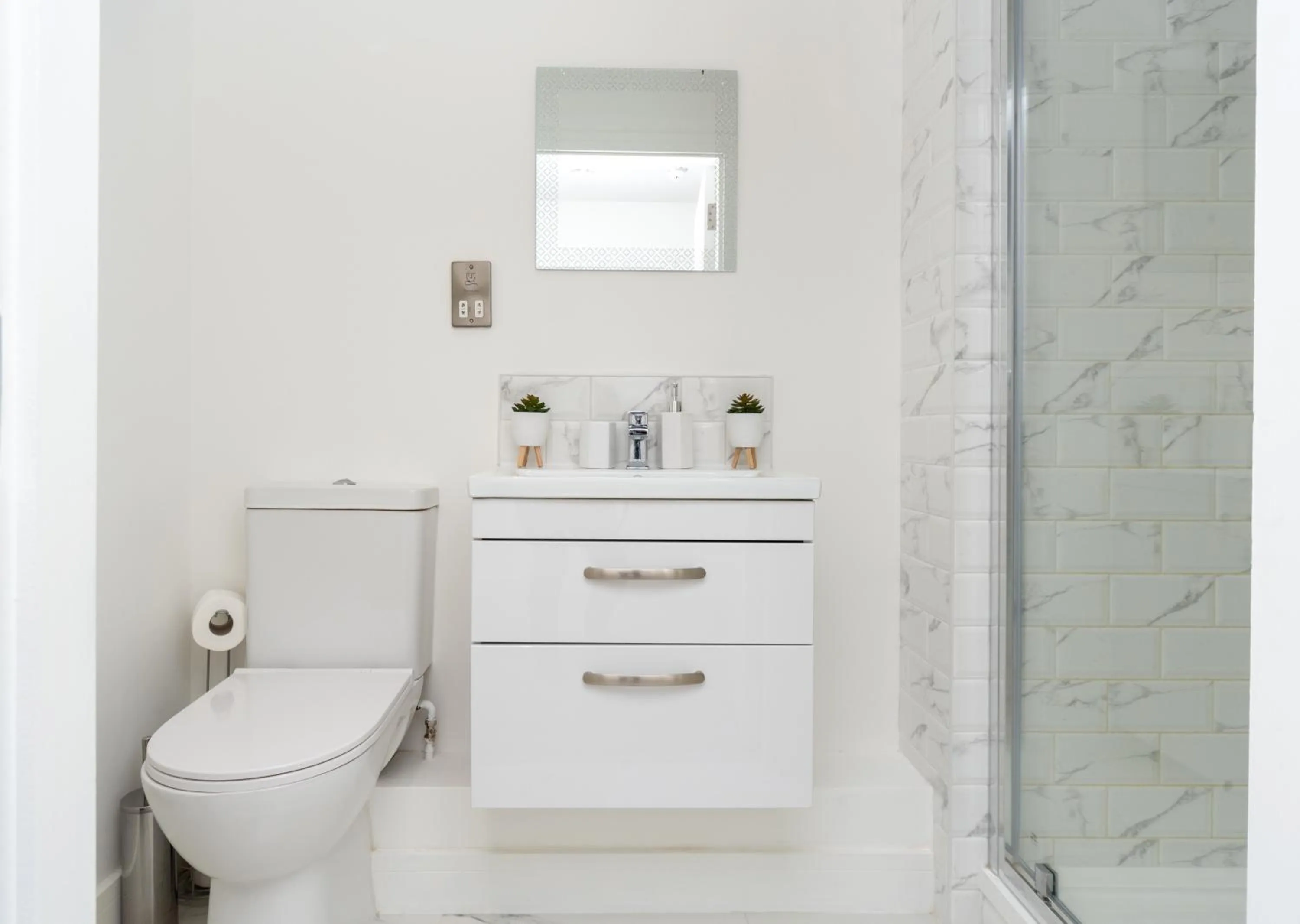 Bathroom in Modern Apartments in Kings Lynn with Free Wi-Fi