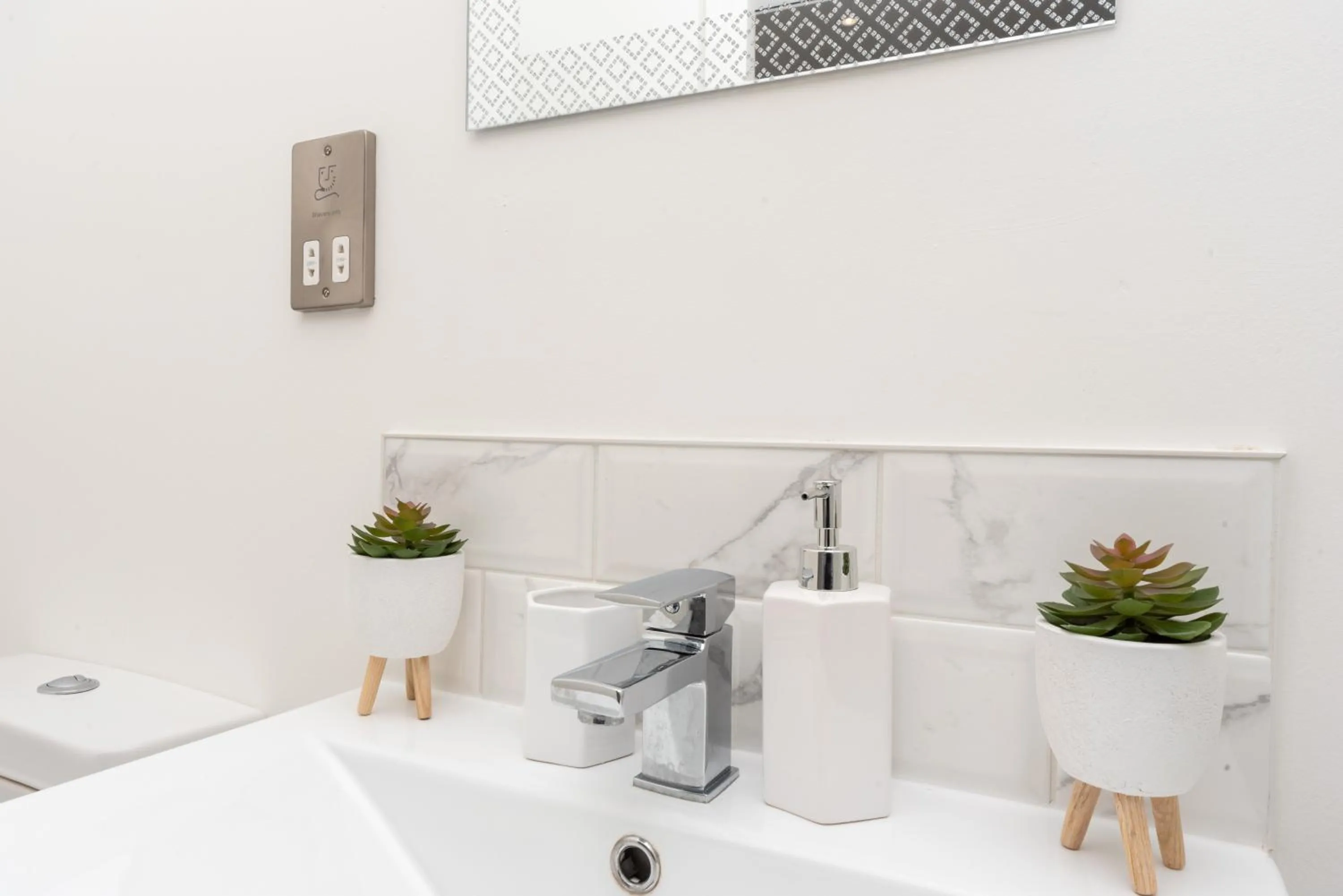Bathroom in Modern Apartments in Kings Lynn with Free Wi-Fi