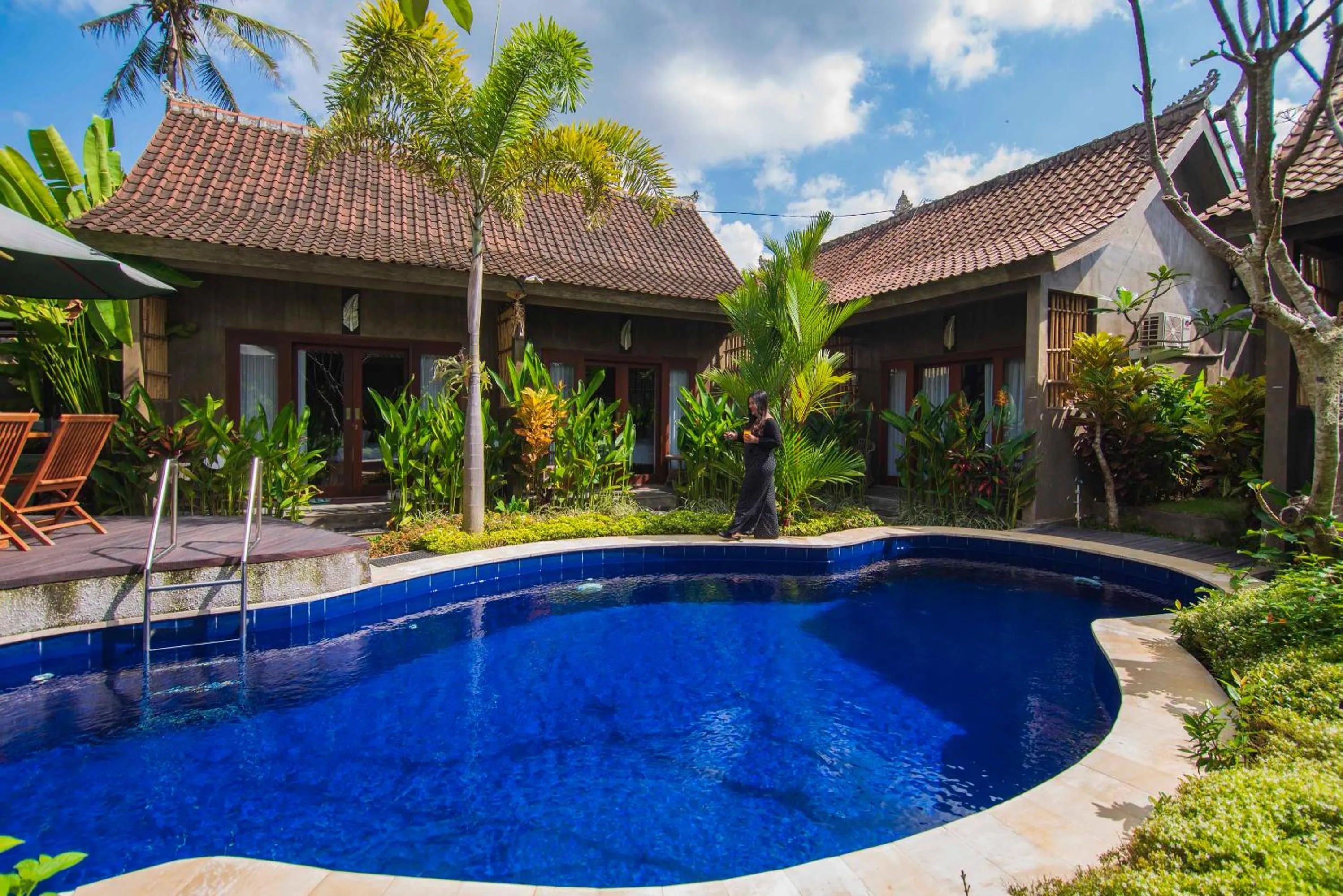 Swimming pool in Elemento Homestay Badung